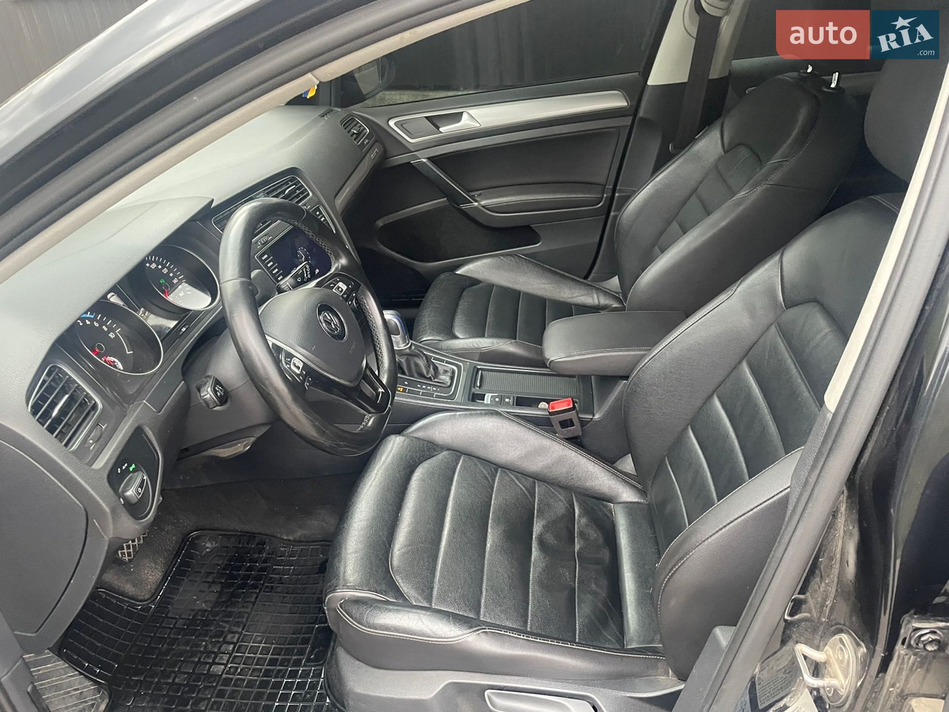 Volkswagen Golf 2014 VIN WVWZZZAUZFW904133 фото оголошення 8 з 21
