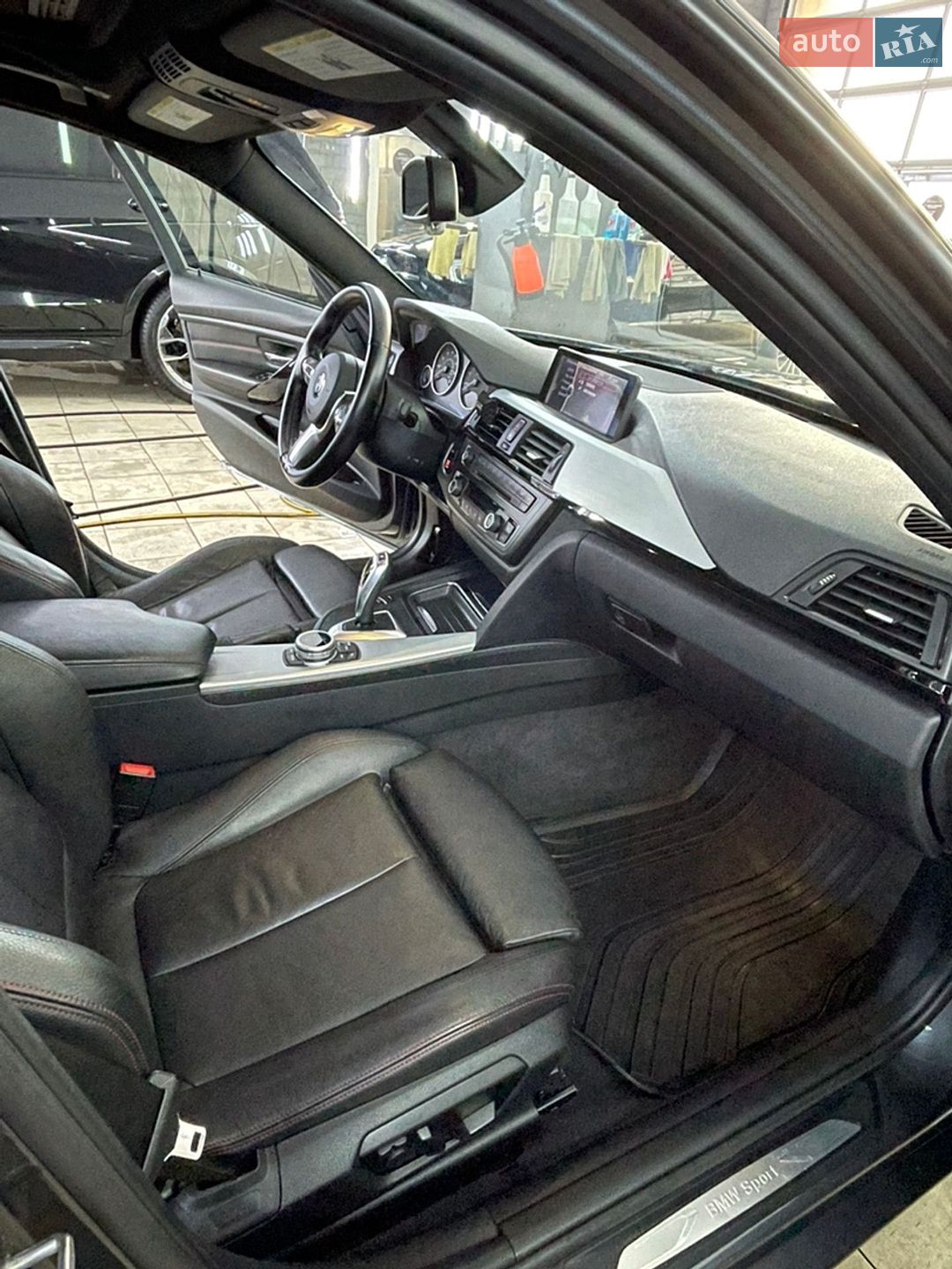 BMW 3 Series 2012 VIN WBA3B3C52DF535184 фото оголошення 6 з 13