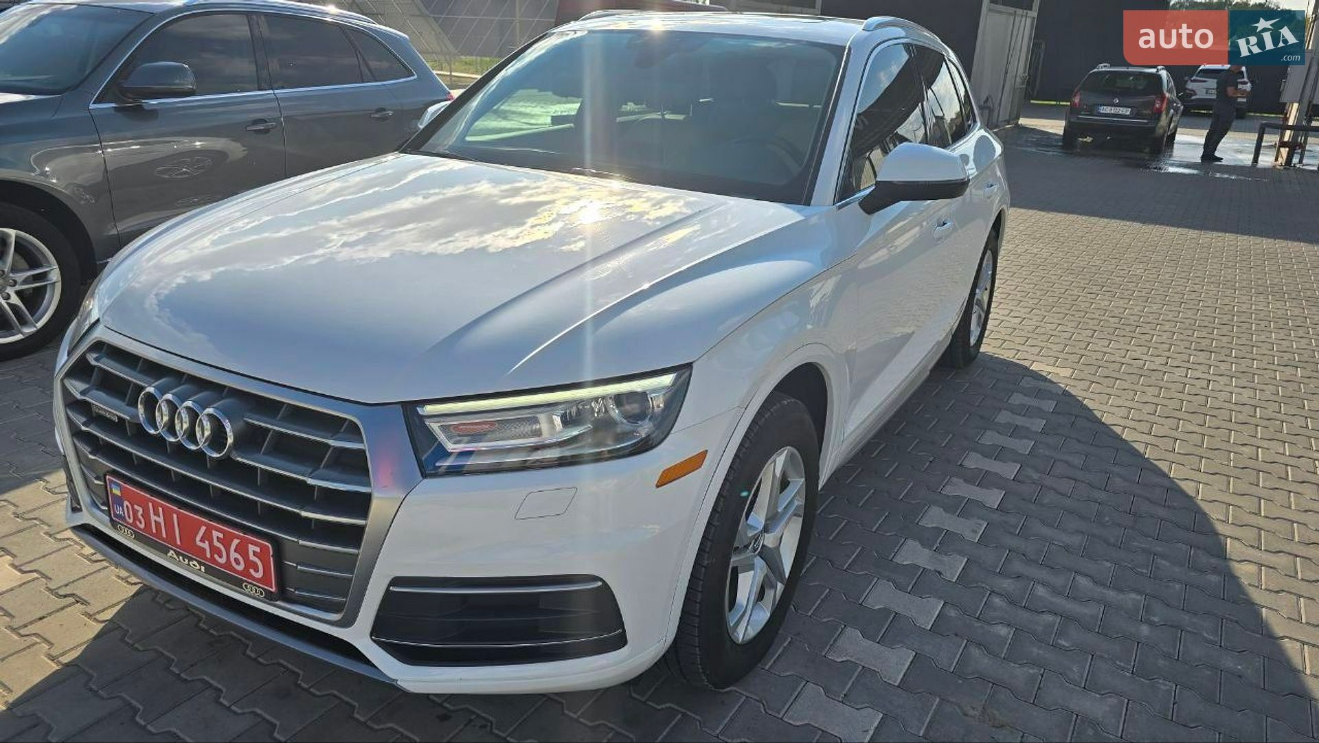 Audi Q5 2019 VIN WA1ANAFYXK2068008 фото оголошення 6 з 10