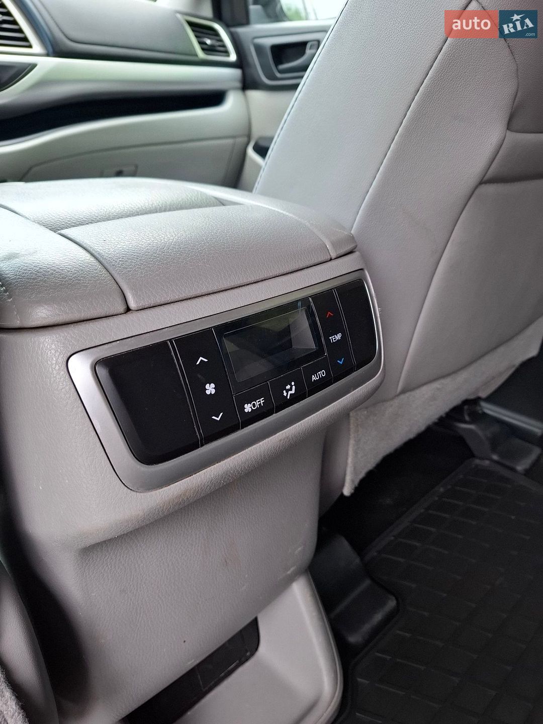 Toyota Highlander 2016 VIN 5TDZKRFHXGS154211 фото оголошення 28 з 36