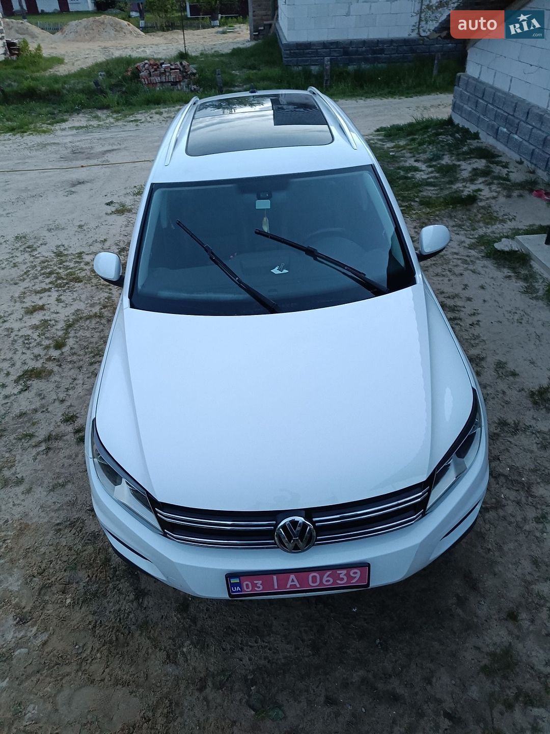 Volkswagen Tiguan 2017 VIN WVGRV7AX6HK019418 фото оголошення 3 з 14