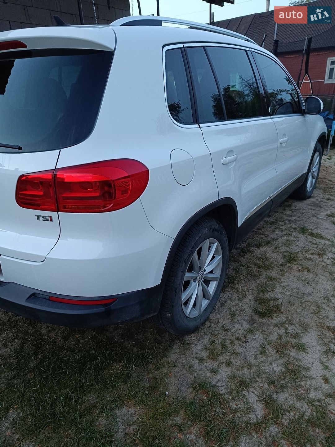 Volkswagen Tiguan 2017 VIN WVGRV7AX6HK019418 фото оголошення 6 з 14