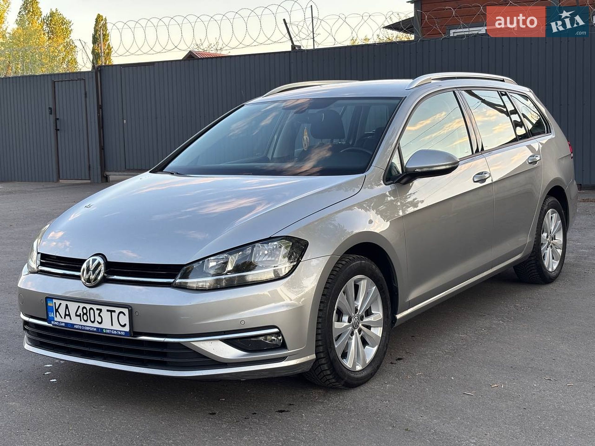 Volkswagen Golf 2019 VIN WVWZZZAUZKP563389 фото оголошення 2 з 33