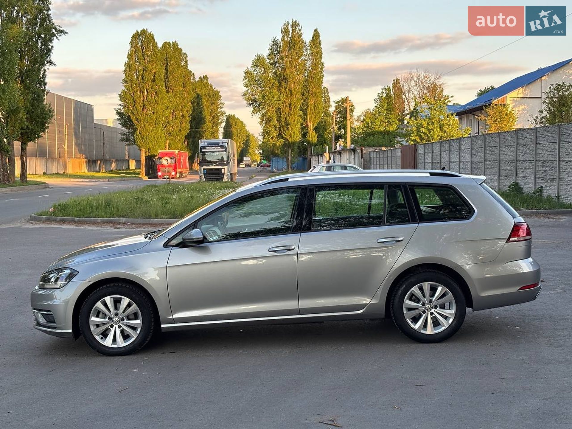 Volkswagen Golf 2019 VIN WVWZZZAUZKP563389 фото оголошення 3 з 33