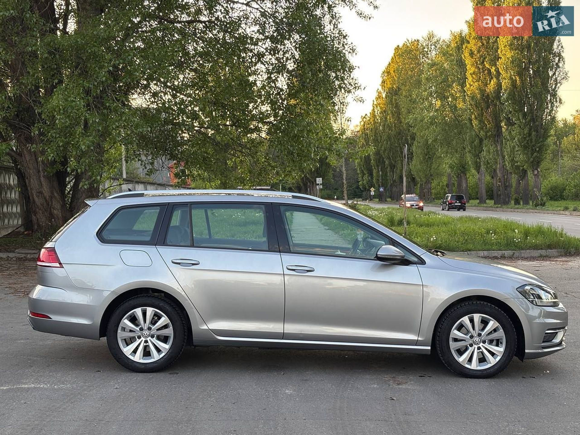 Volkswagen Golf 2019 VIN WVWZZZAUZKP563389 фото оголошення 7 з 33