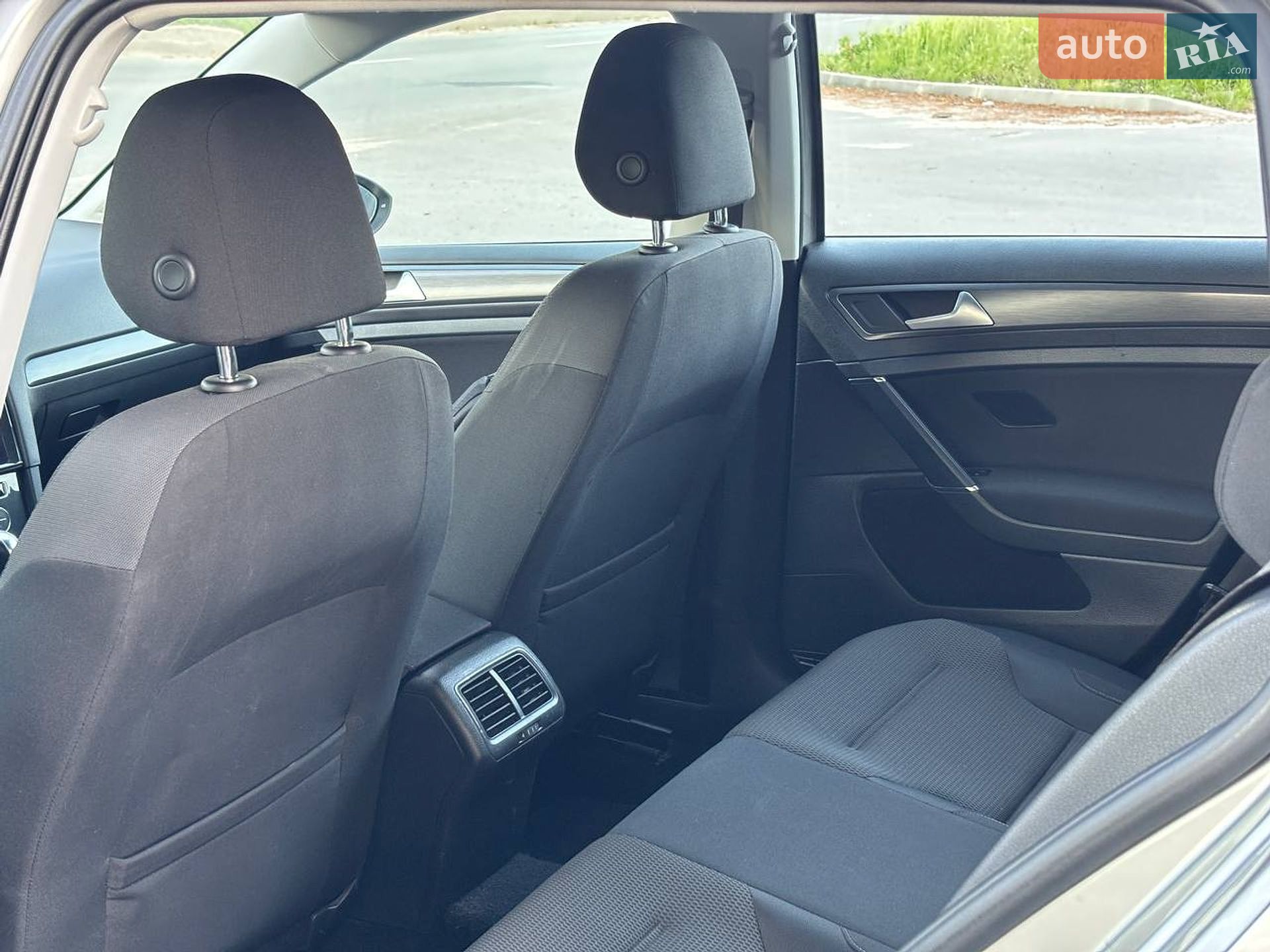 Volkswagen Golf 2019 VIN WVWZZZAUZKP563389 фото оголошення 14 з 33