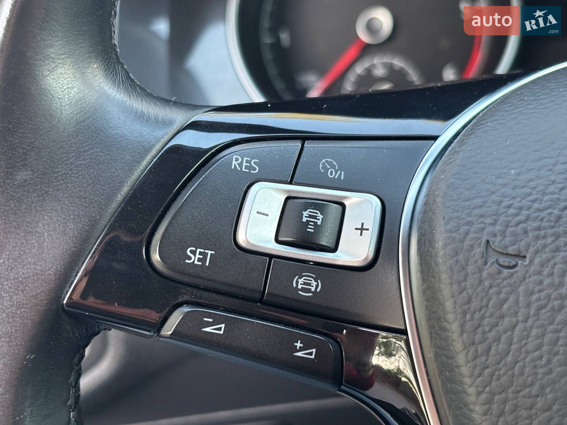 Volkswagen Golf 2019 VIN WVWZZZAUZKP563389 фото оголошення 15 з 33