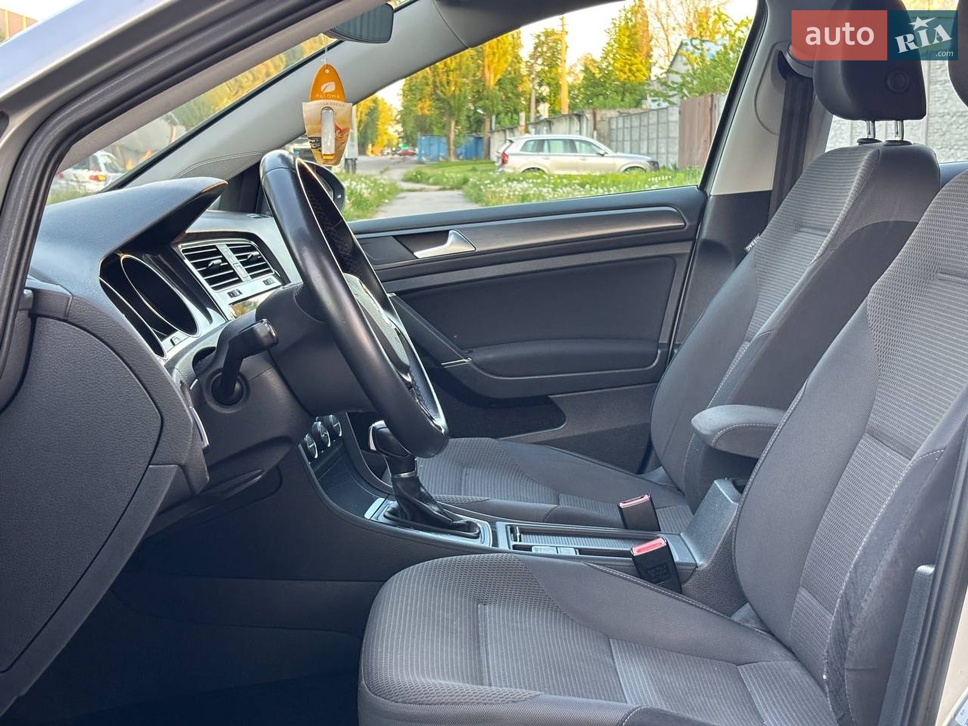 Volkswagen Golf 2019 VIN WVWZZZAUZKP563389 фото оголошення 9 з 33