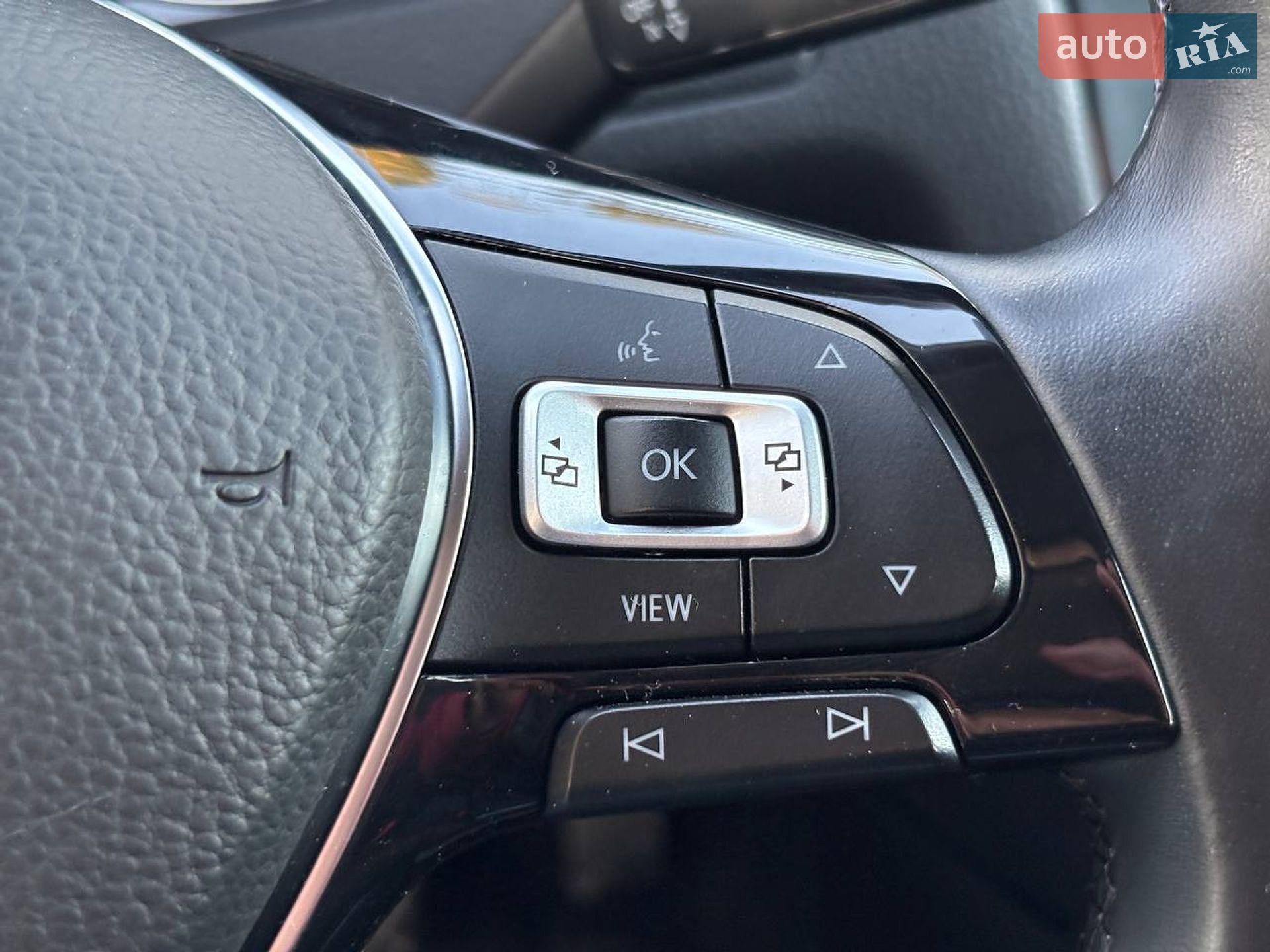 Volkswagen Golf 2019 VIN WVWZZZAUZKP563389 фото оголошення 16 з 33