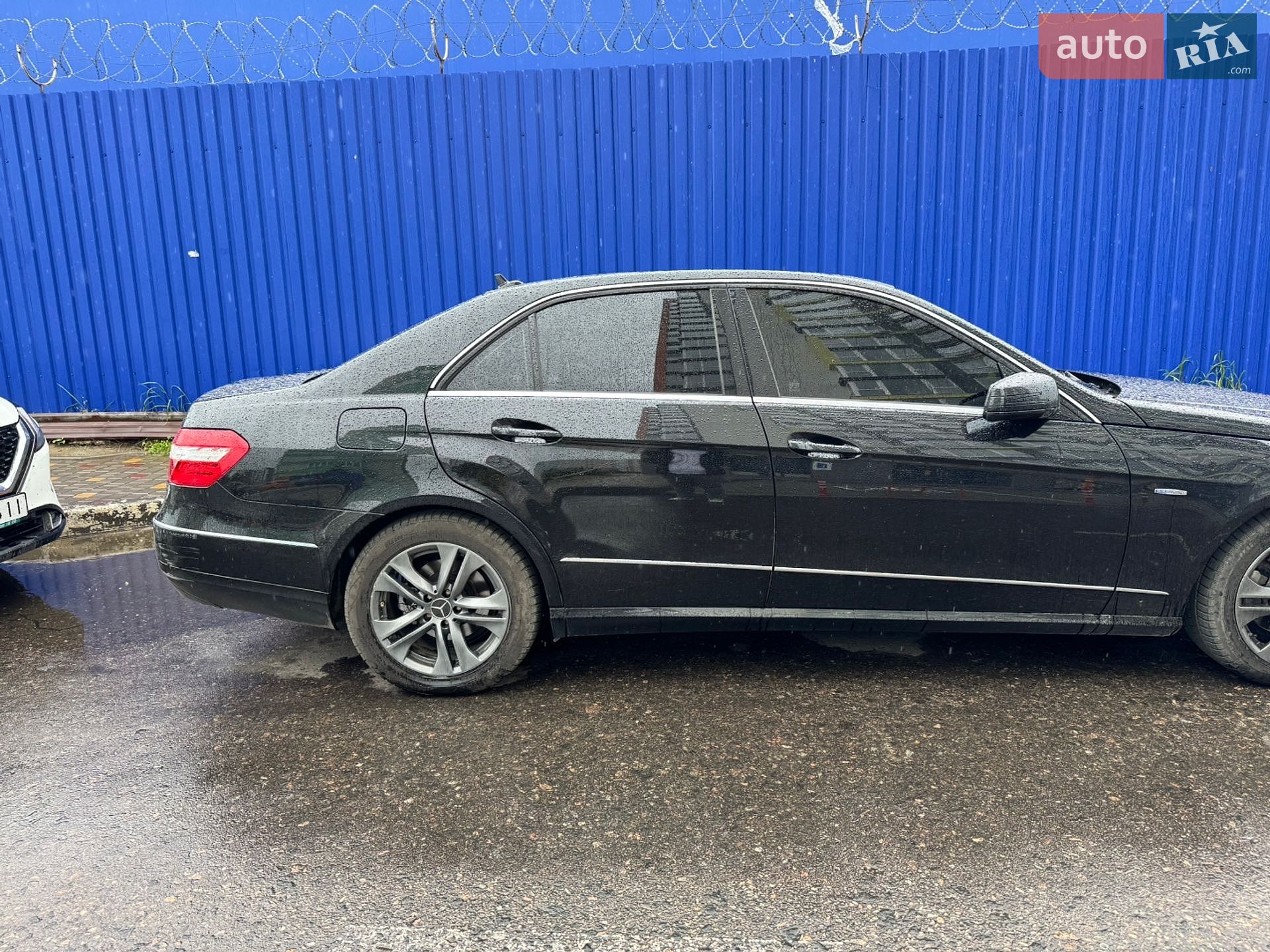 Mercedes-Benz E-Class 2011 VIN WDD2120021A502353 фото оголошення 6 з 9