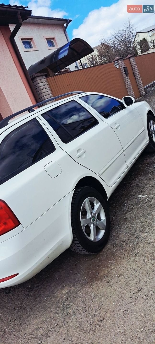 Skoda Octavia 2012 VIN TMBHE61Z5C8027852 фото оголошення 4 з 7