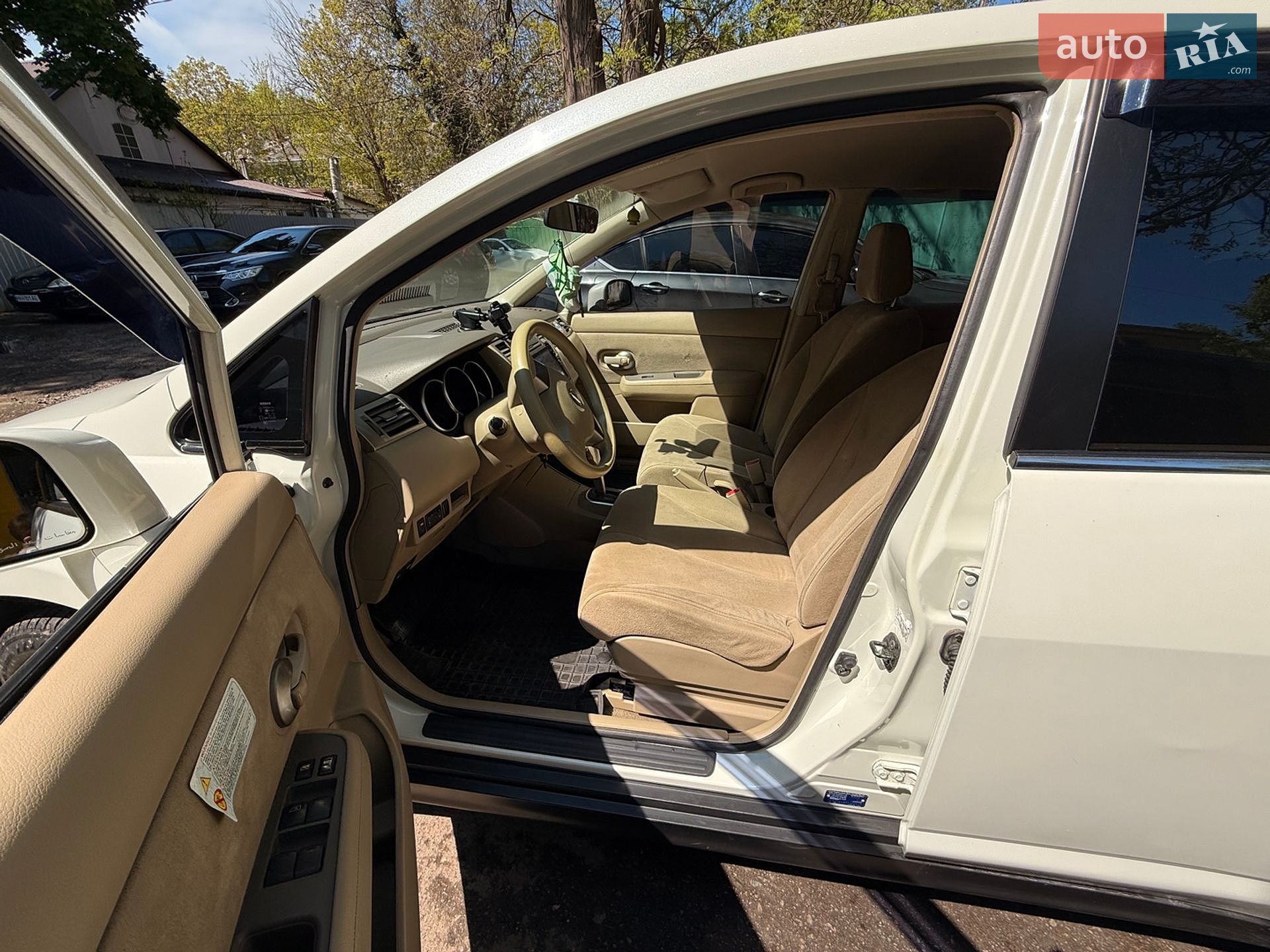 Nissan TIIDA 2009 VIN JN1CC11CX8T018814 фото оголошення 8 з 23