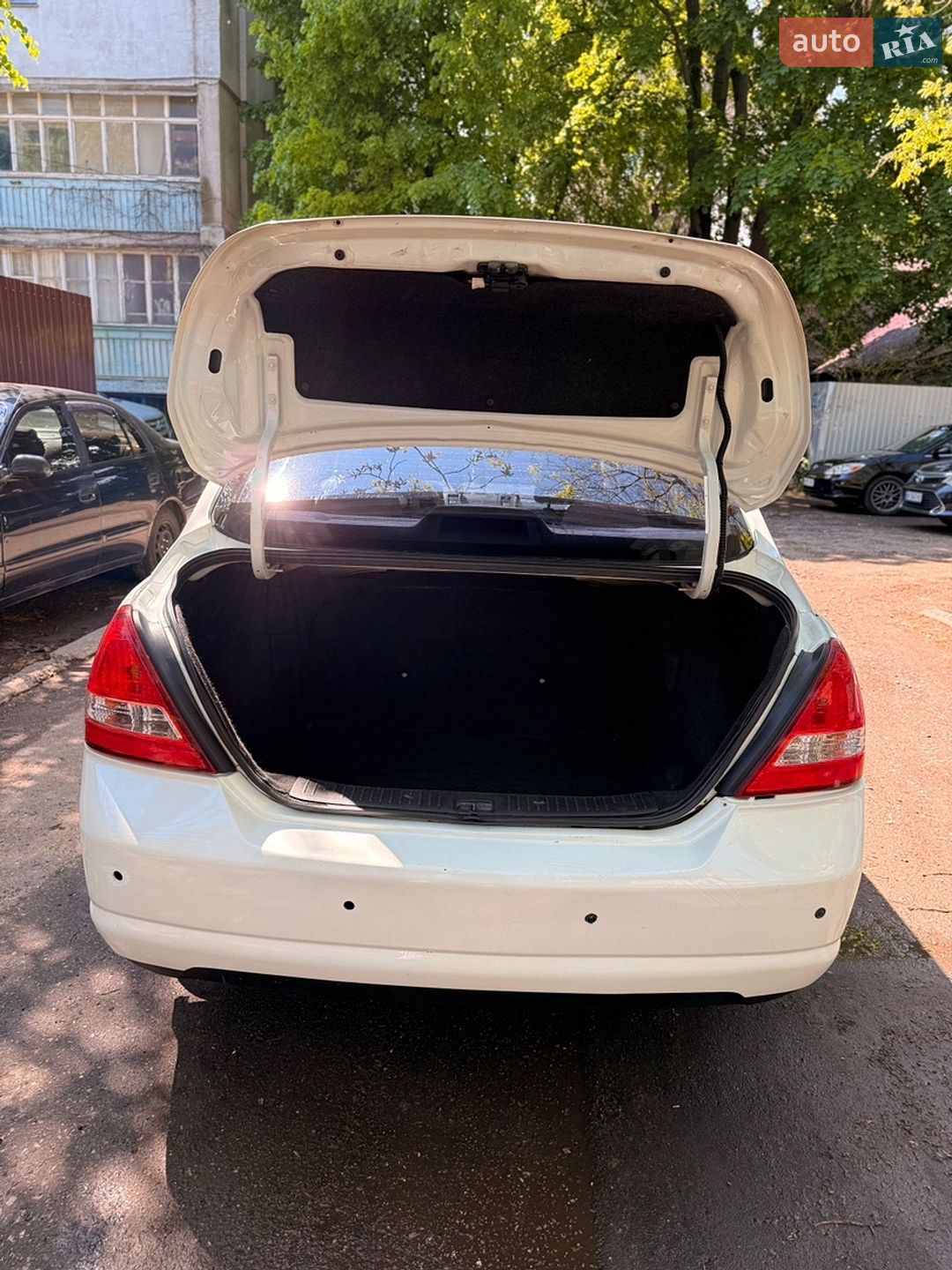Nissan TIIDA 2009 VIN JN1CC11CX8T018814 фото оголошення 17 з 23