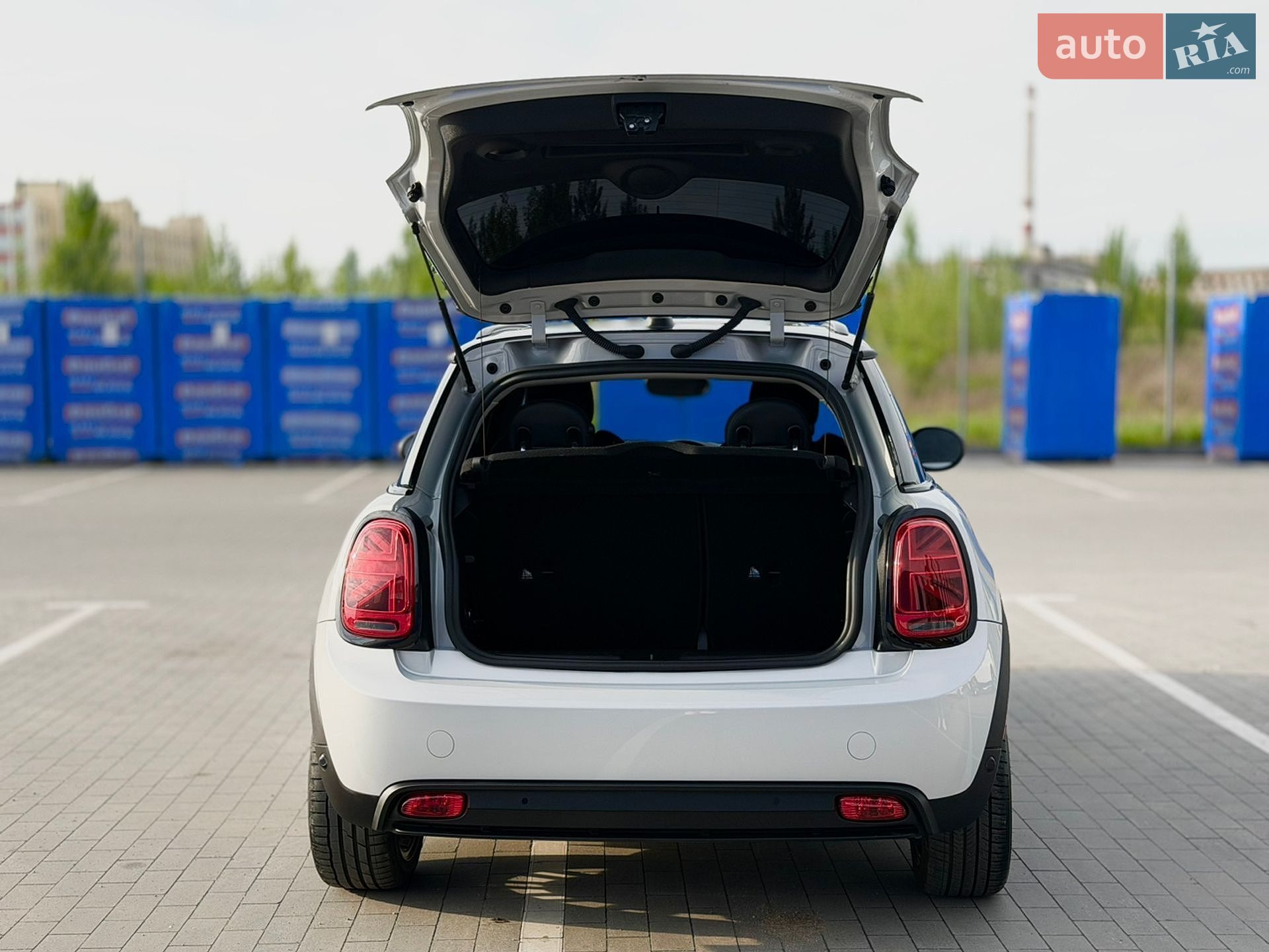 MINI Electric 2021 VIN WMW13DJ0XN2R75762 фото оголошення 12 з 42