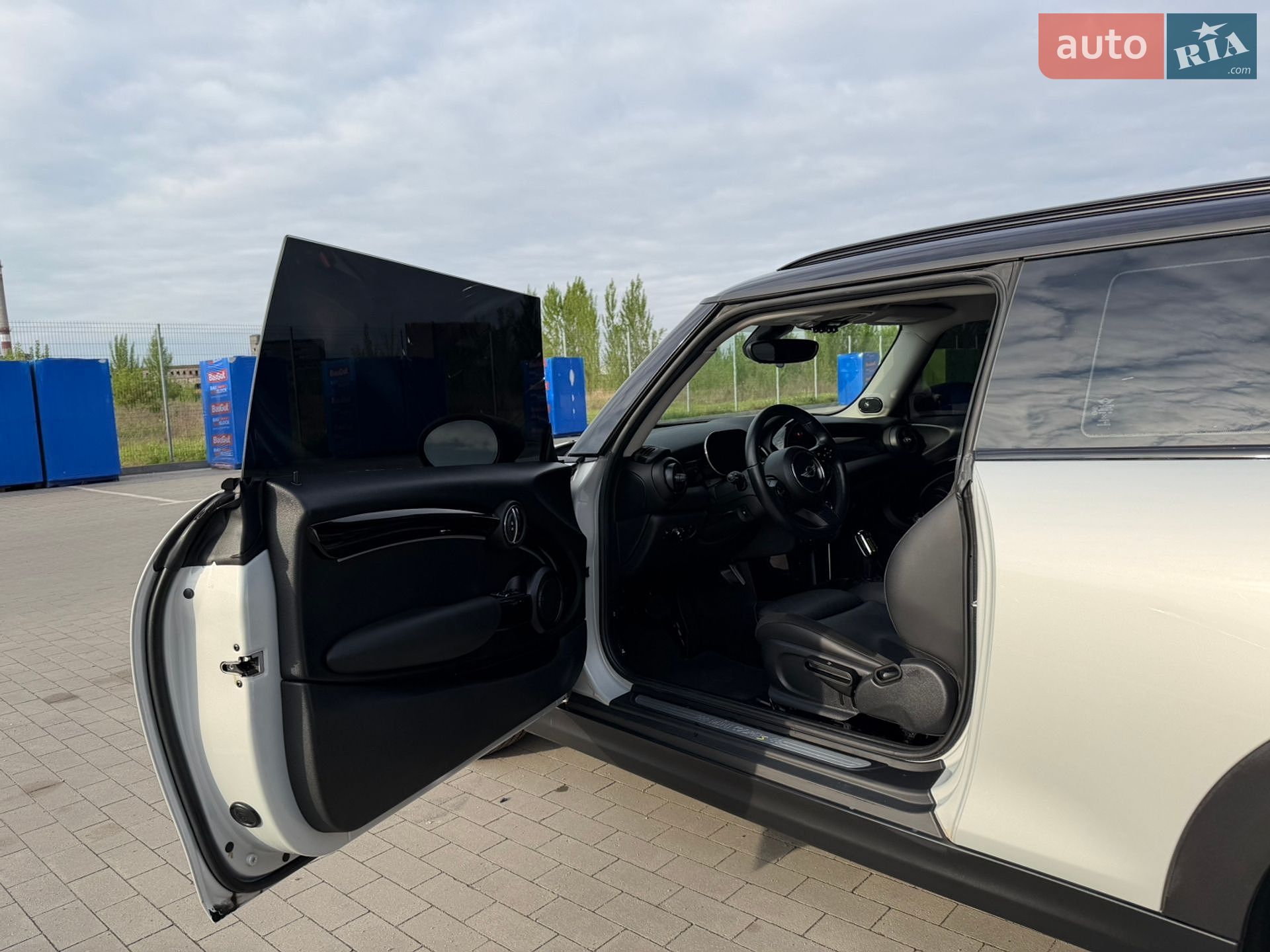MINI Electric 2021 VIN WMW13DJ0XN2R75762 фото оголошення 14 з 42