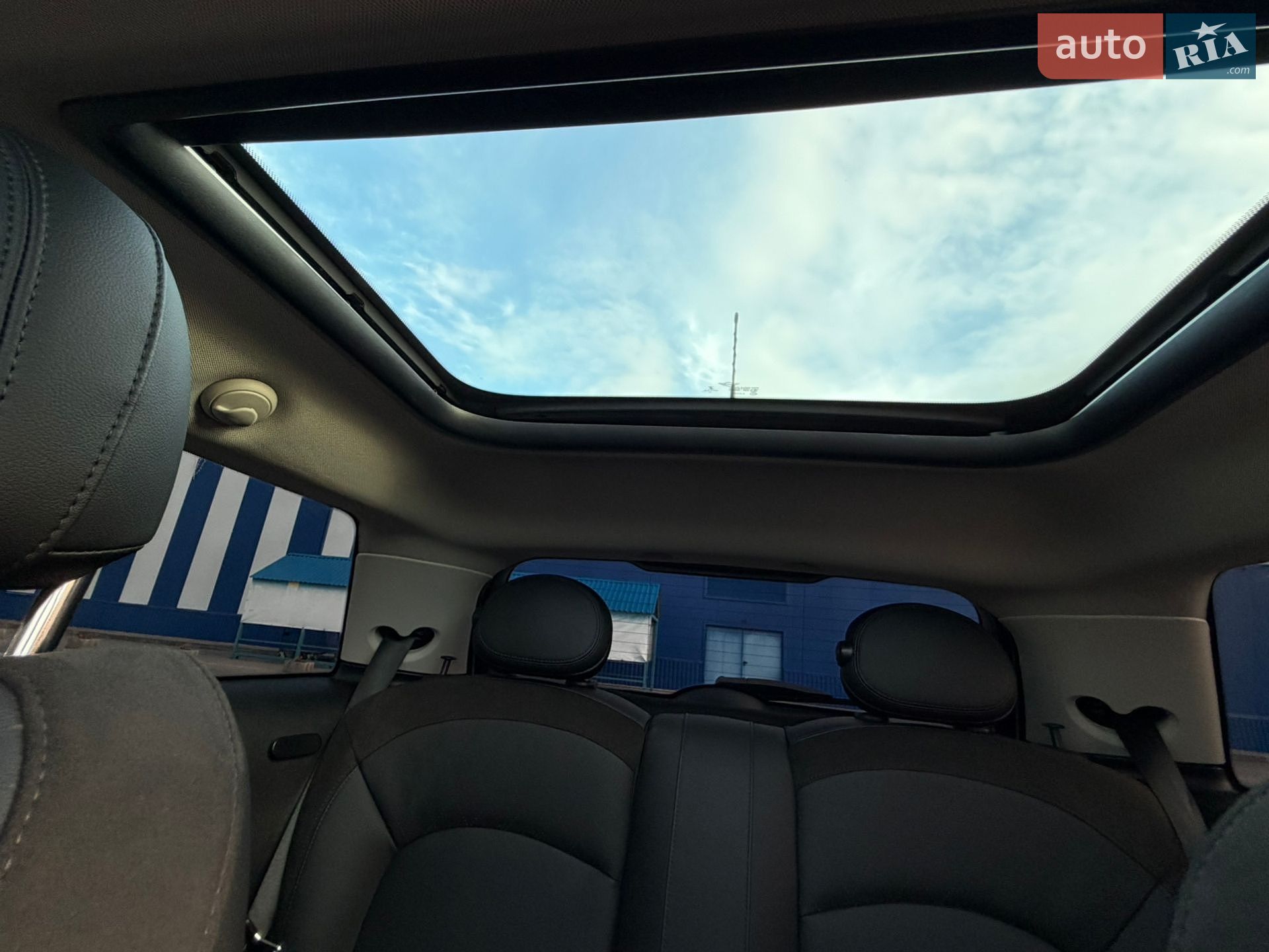 MINI Electric 2021 VIN WMW13DJ0XN2R75762 фото оголошення 24 з 42