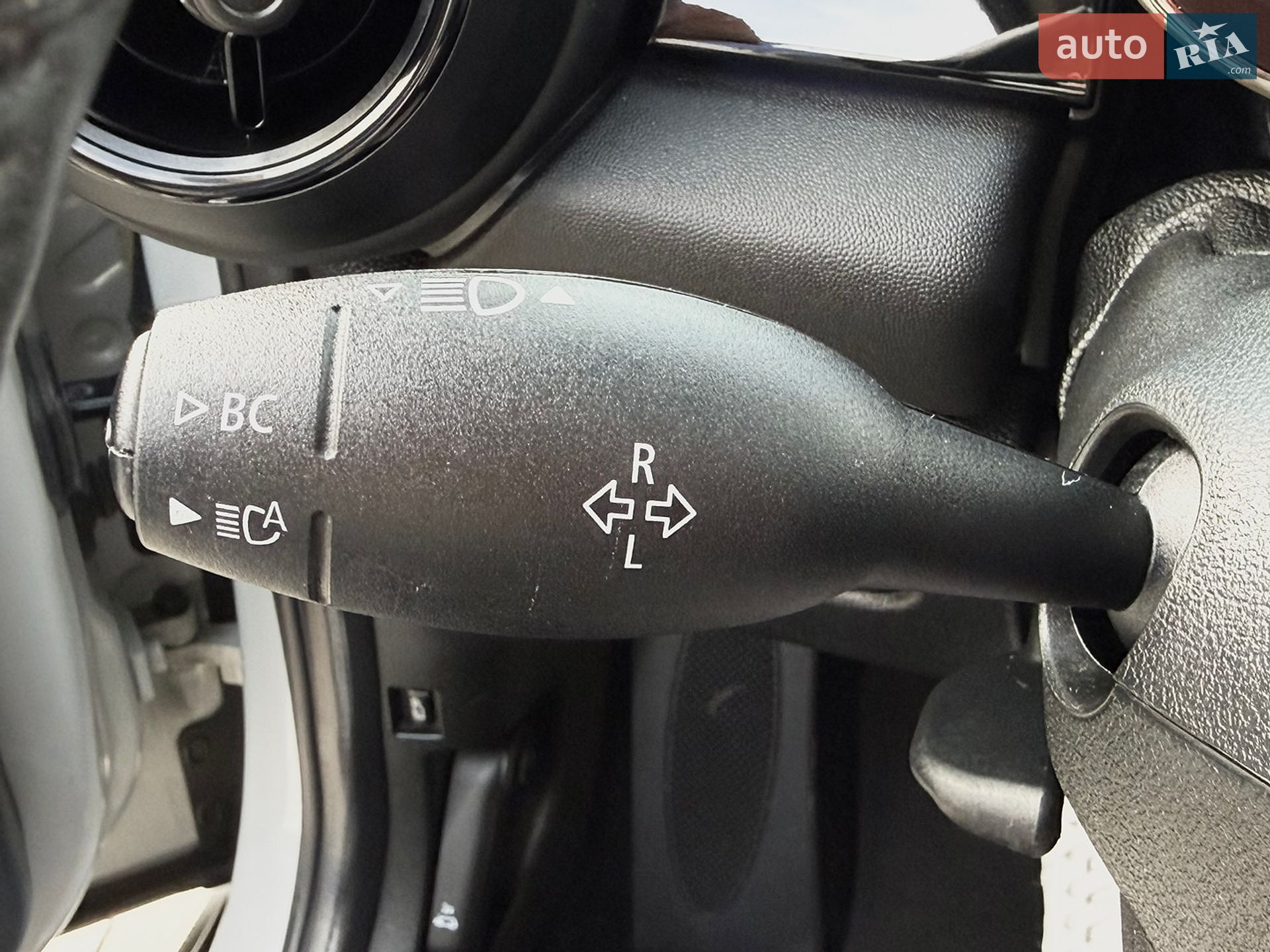 MINI Electric 2021 VIN WMW13DJ0XN2R75762 фото оголошення 27 з 42