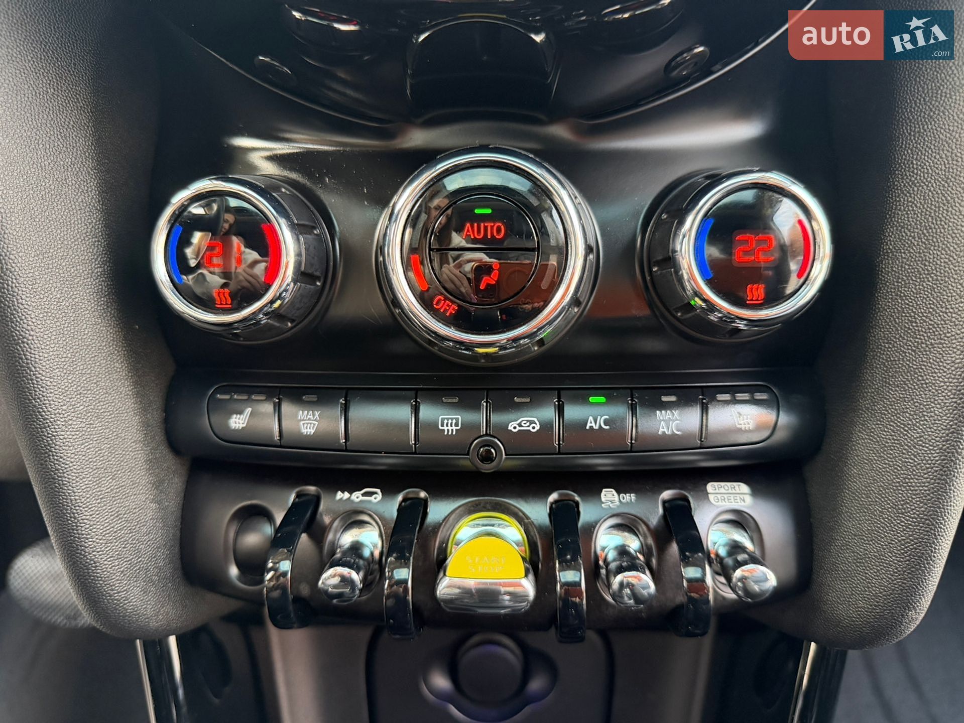 MINI Electric 2021 VIN WMW13DJ0XN2R75762 фото оголошення 31 з 42