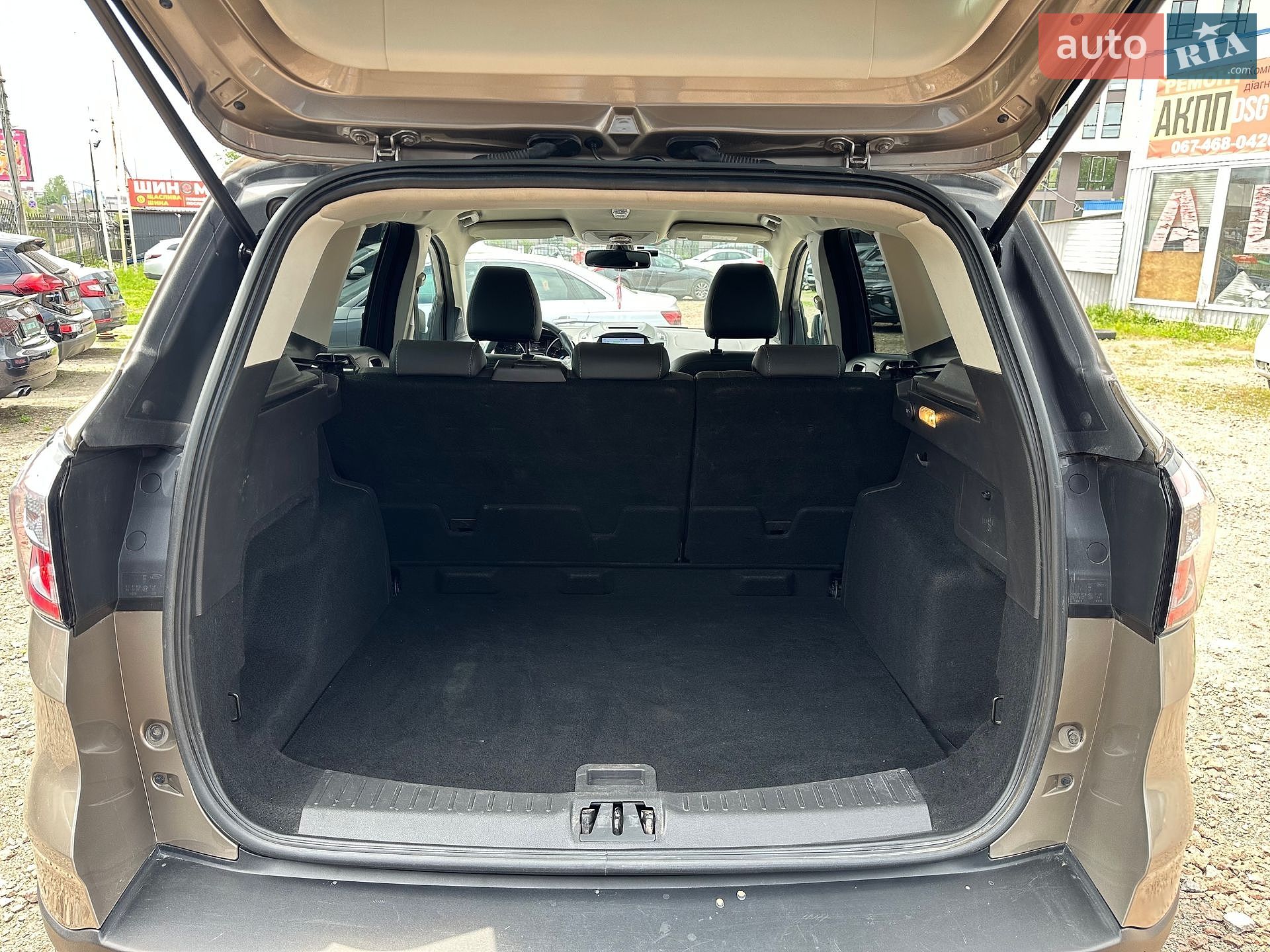 Ford Kuga 2019 VIN WF0AXXWPMAKM24554 фото оголошення 14 з 24