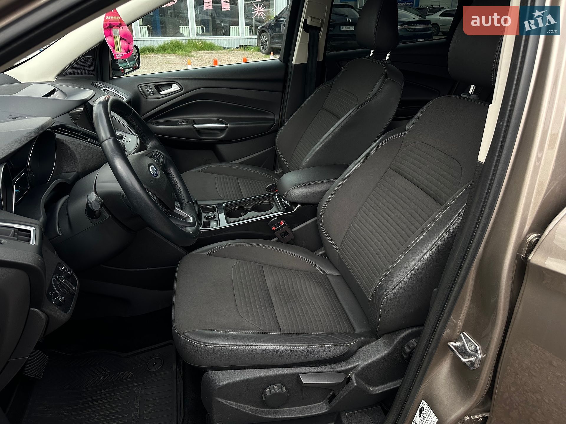 Ford Kuga 2019 VIN WF0AXXWPMAKM24554 фото оголошення 9 з 24