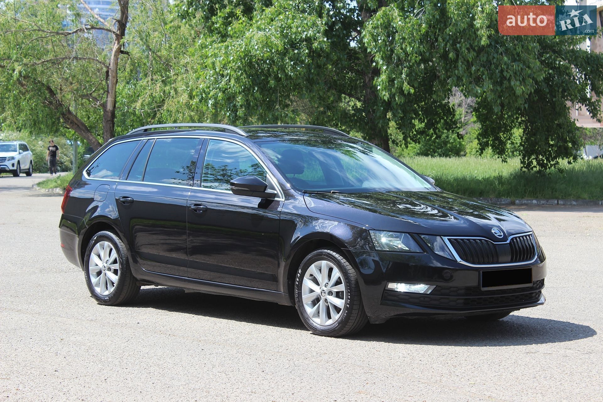 Skoda Octavia 2019 VIN TMBJG9NEXK0196637 фото оголошення 2 з 48