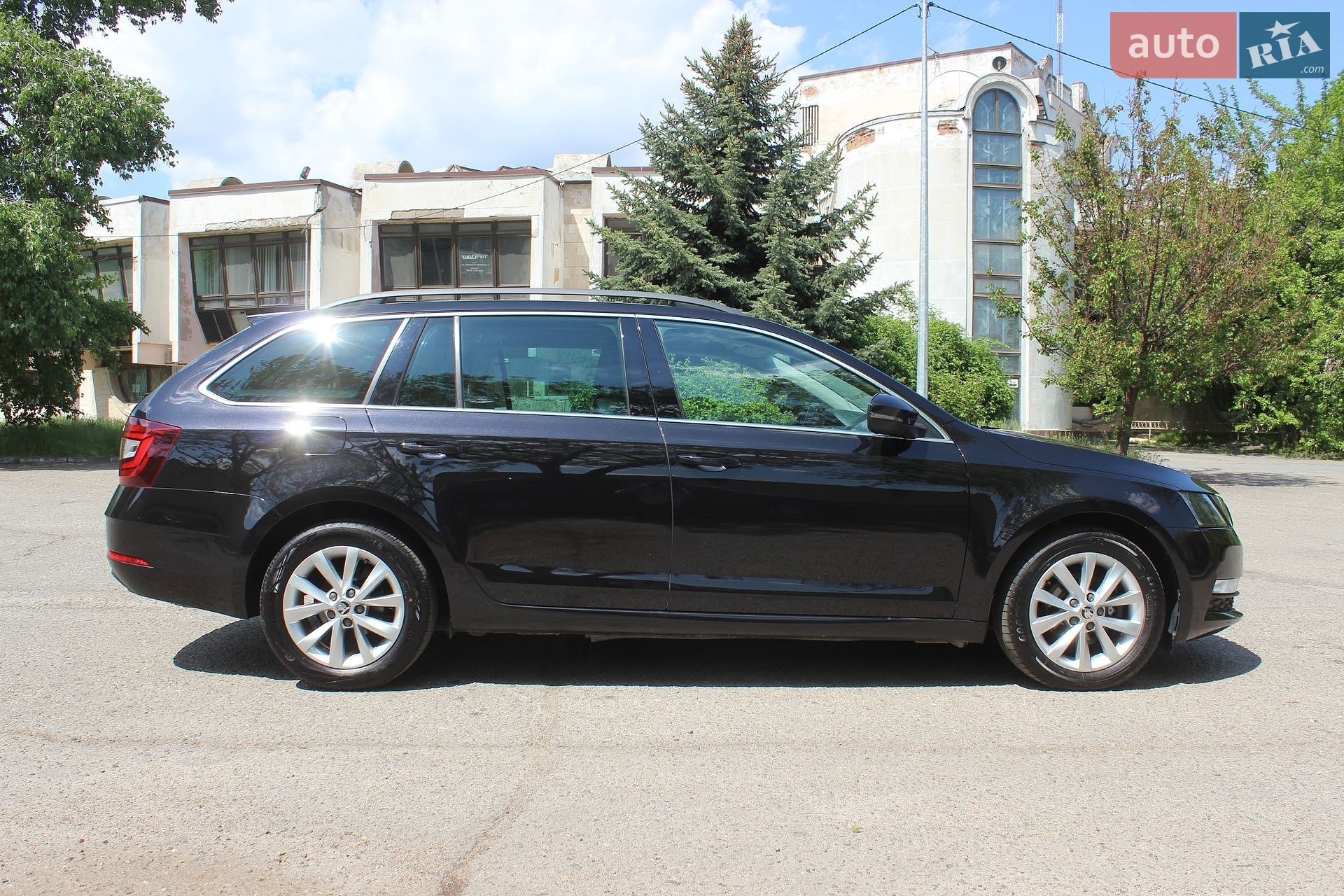 Skoda Octavia 2019 VIN TMBJG9NEXK0196637 фото оголошення 9 з 48