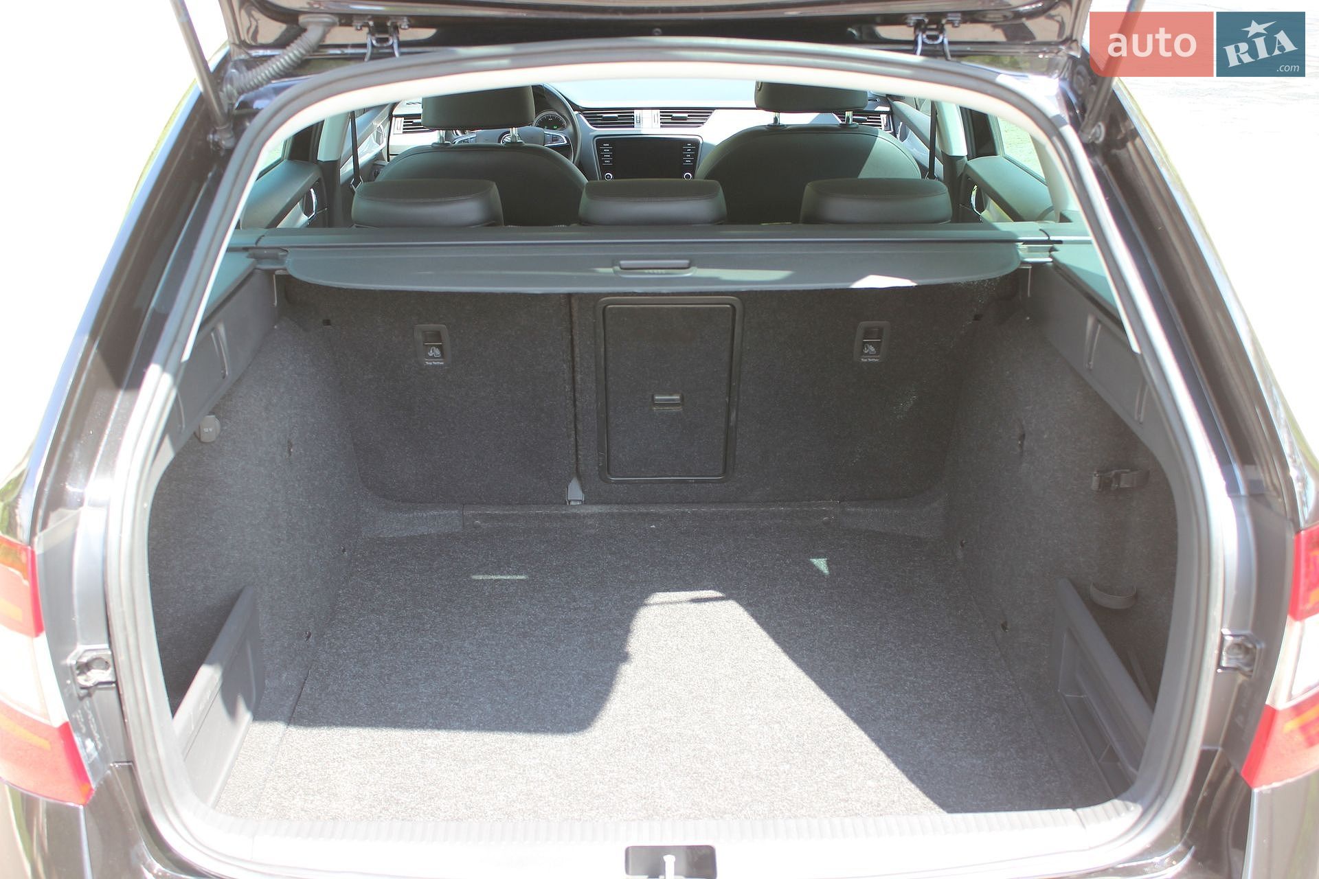 Skoda Octavia 2019 VIN TMBJG9NEXK0196637 фото оголошення 17 з 48