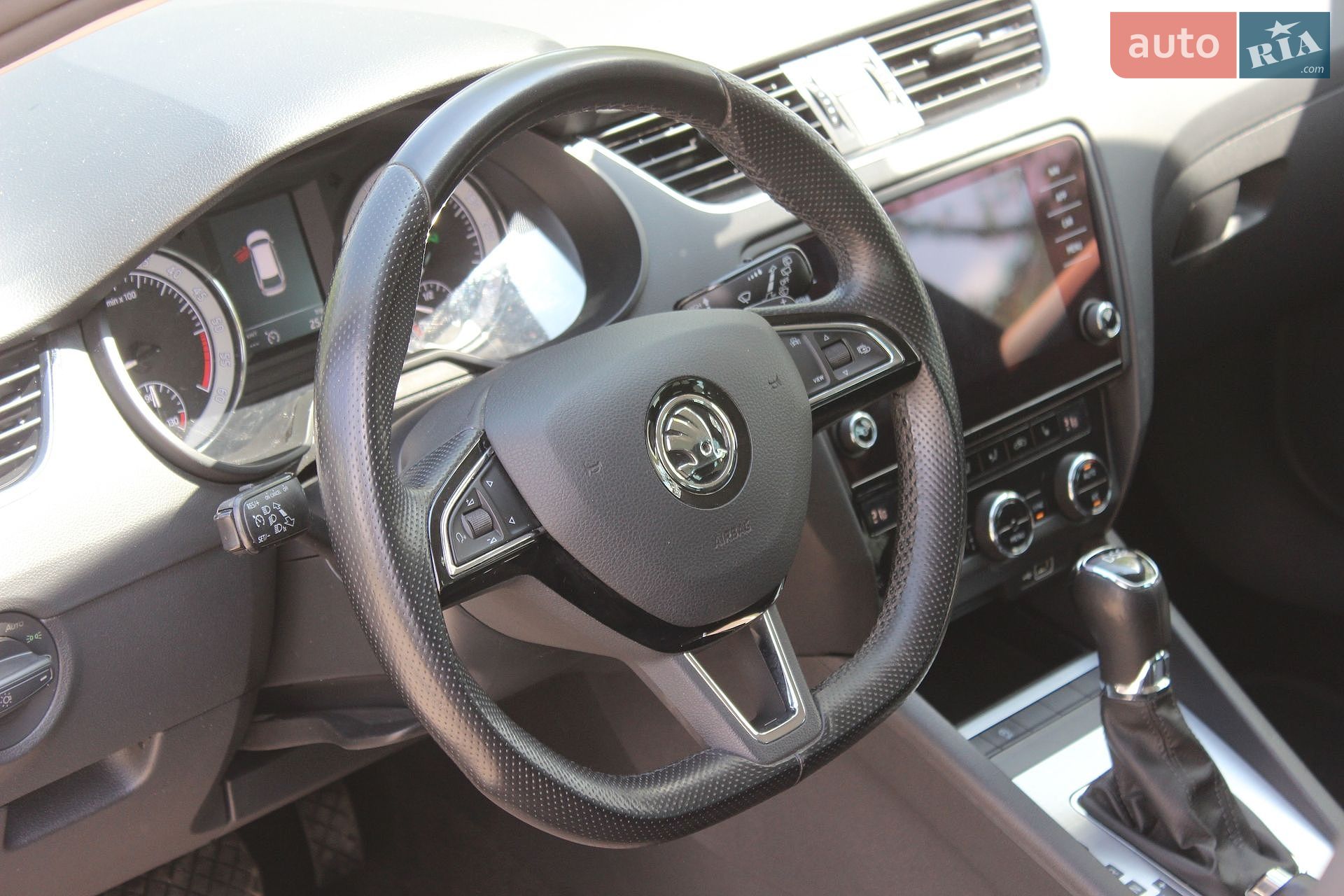 Skoda Octavia 2019 VIN TMBJG9NEXK0196637 фото оголошення 20 з 48