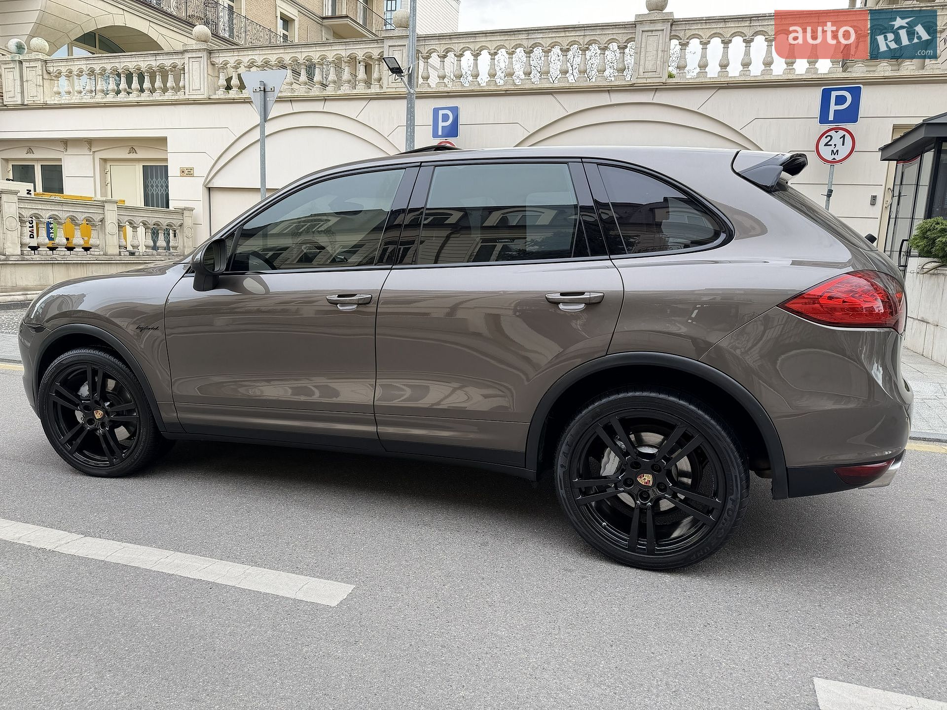 Porsche Cayenne 2011 VIN WP1AE2A21BLA98855 фото оголошення 3 з 69