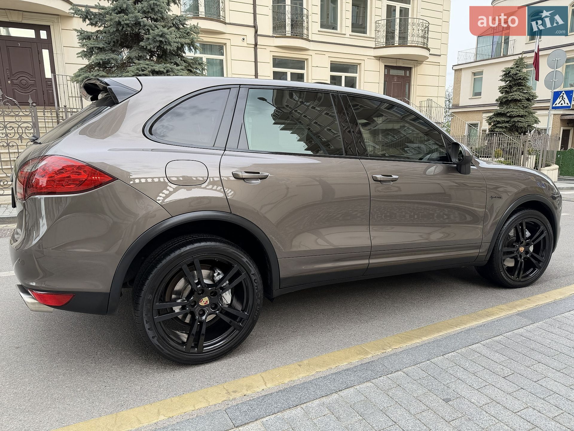 Porsche Cayenne 2011 VIN WP1AE2A21BLA98855 фото оголошення 4 з 69