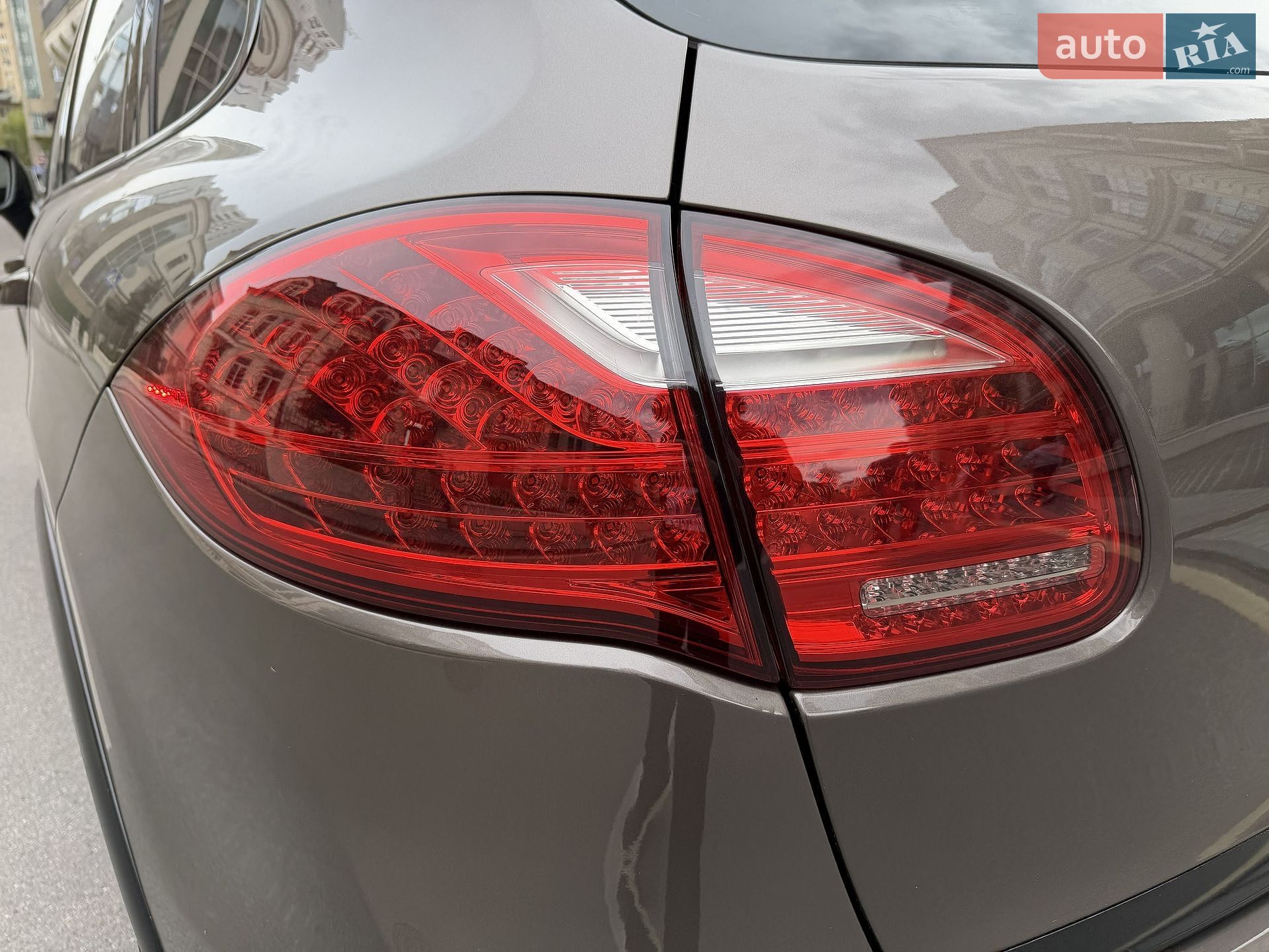 Porsche Cayenne 2011 VIN WP1AE2A21BLA98855 фото оголошення 11 з 69