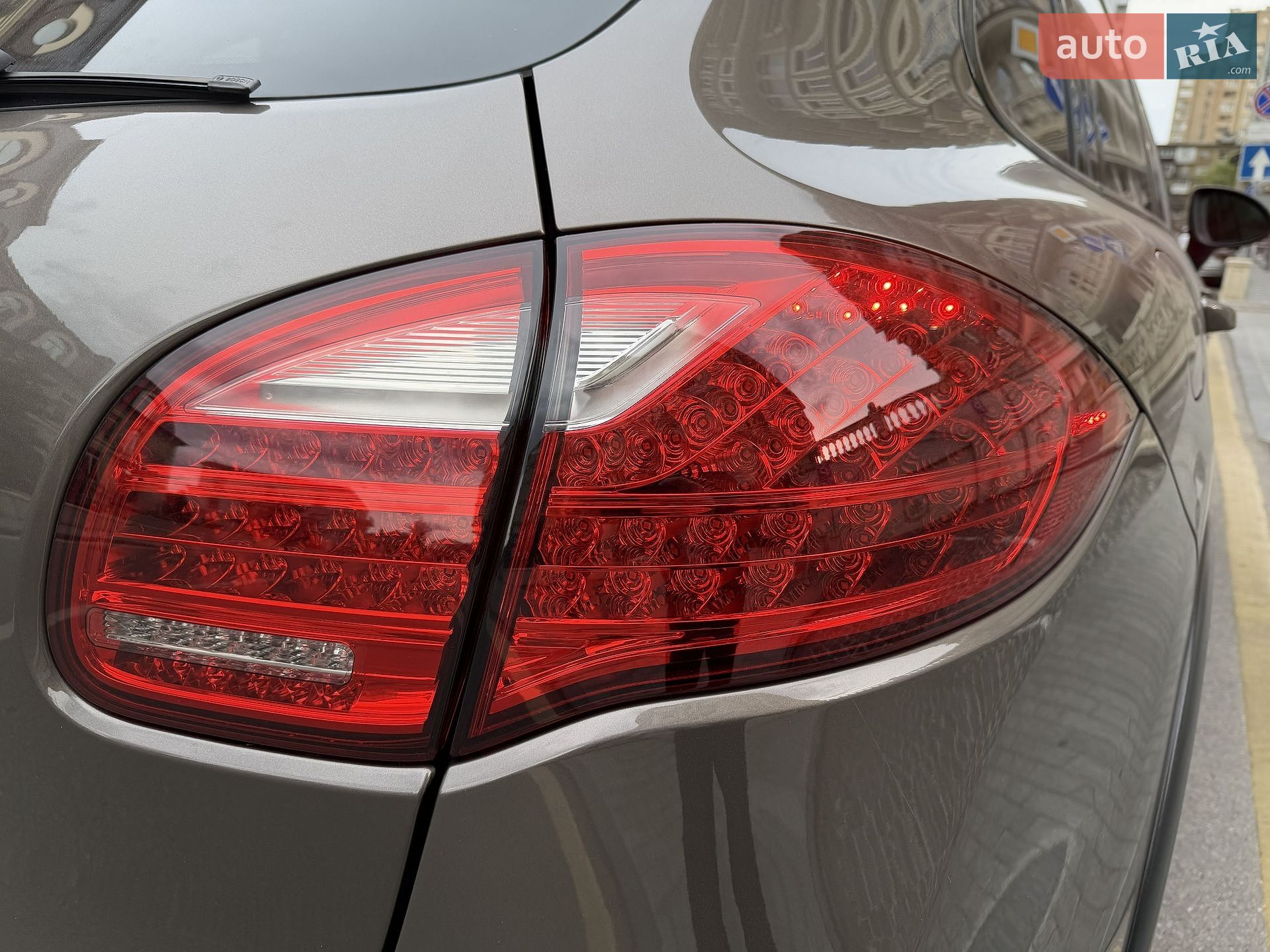 Porsche Cayenne 2011 VIN WP1AE2A21BLA98855 фото оголошення 13 з 69