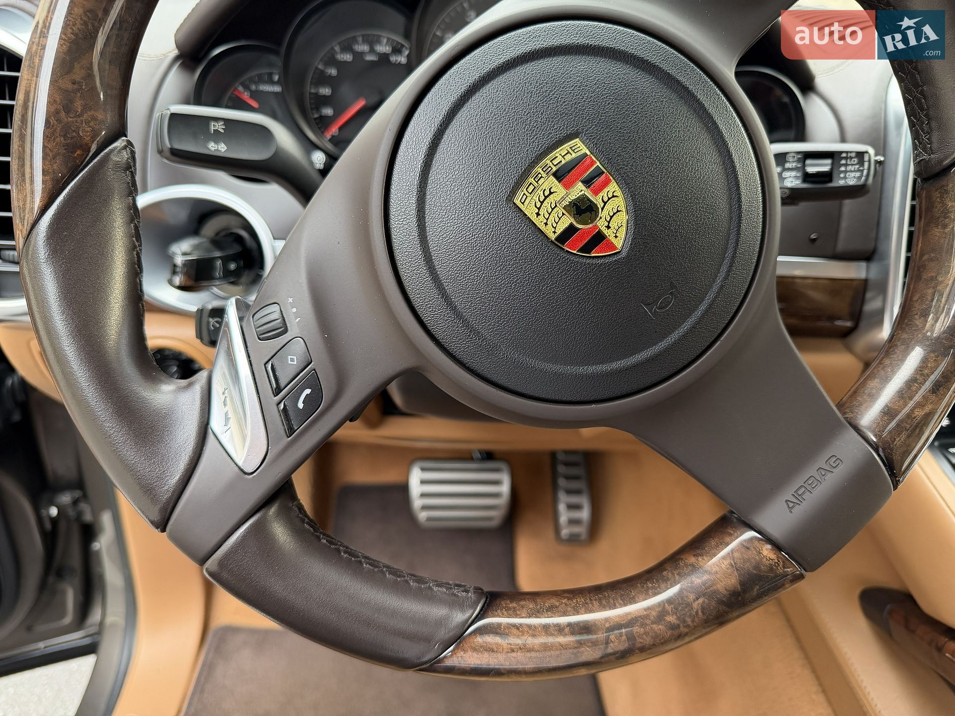 Porsche Cayenne 2011 VIN WP1AE2A21BLA98855 фото оголошення 23 з 69