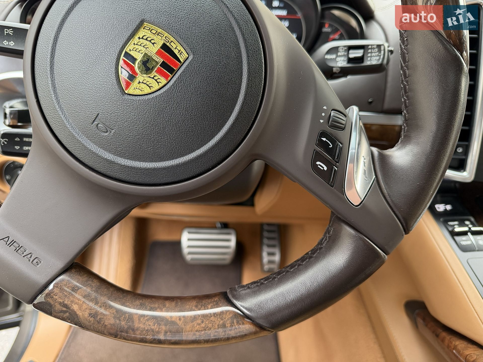 Porsche Cayenne 2011 VIN WP1AE2A21BLA98855 фото оголошення 24 з 69