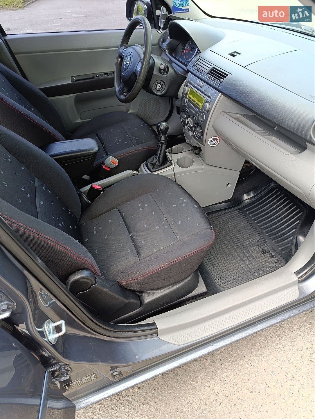 Mazda 2 2003 VIN JMZNC2WPJN3E70933 фото оголошення 4 з 18