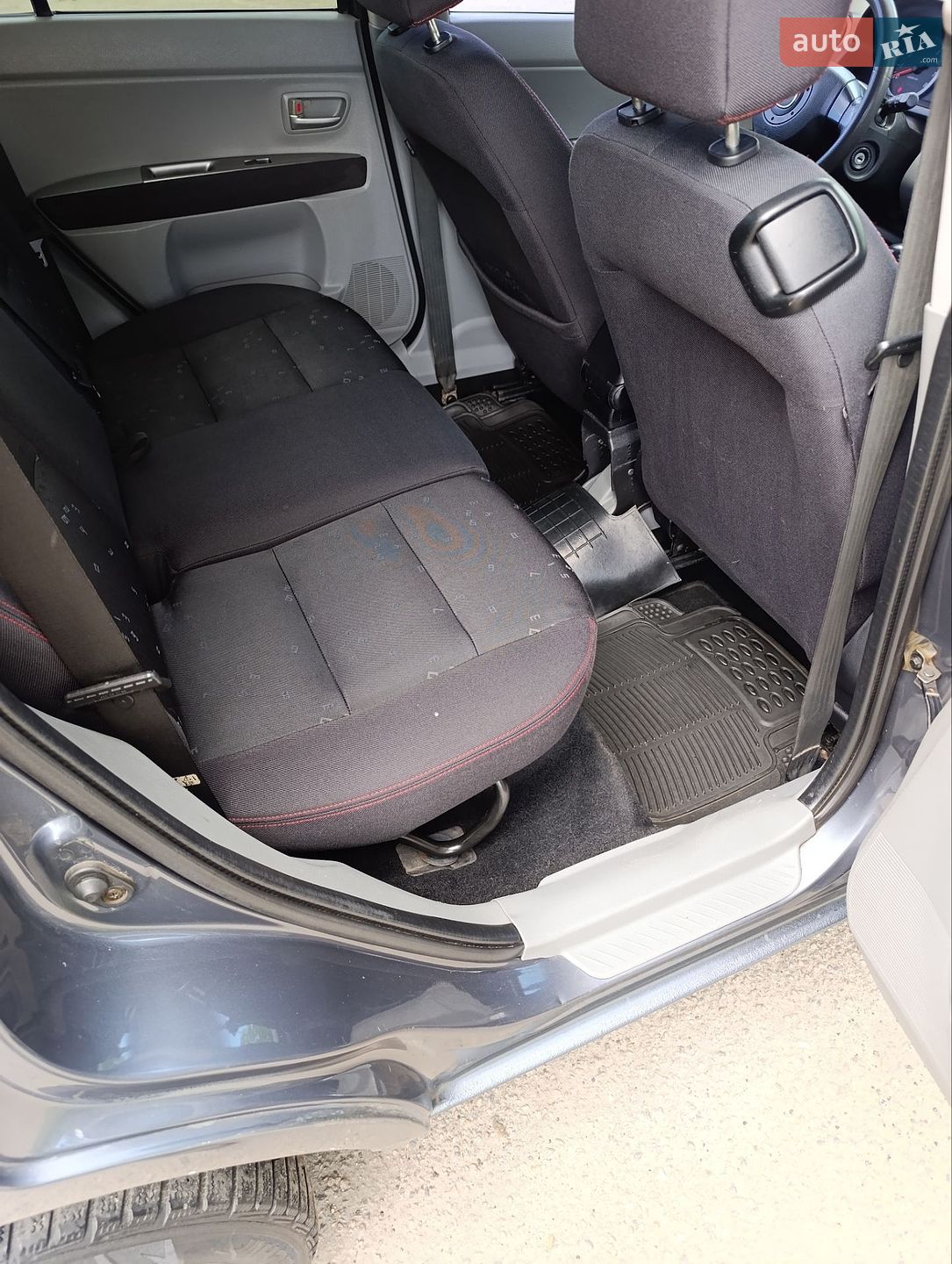 Mazda 2 2003 VIN JMZNC2WPJN3E70933 фото оголошення 5 з 18