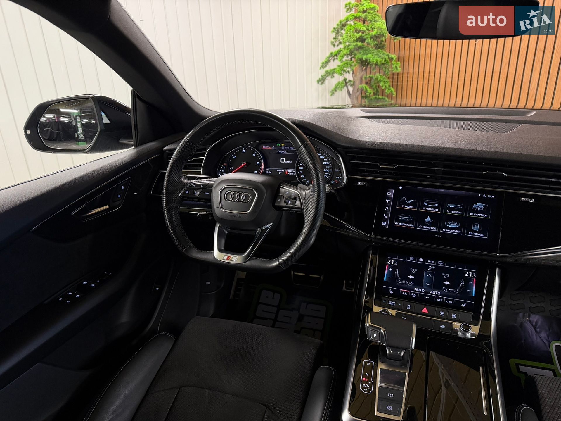 Audi Q8 2020 VIN WAUZZZF10MD004806 фото оголошення 24 з 62