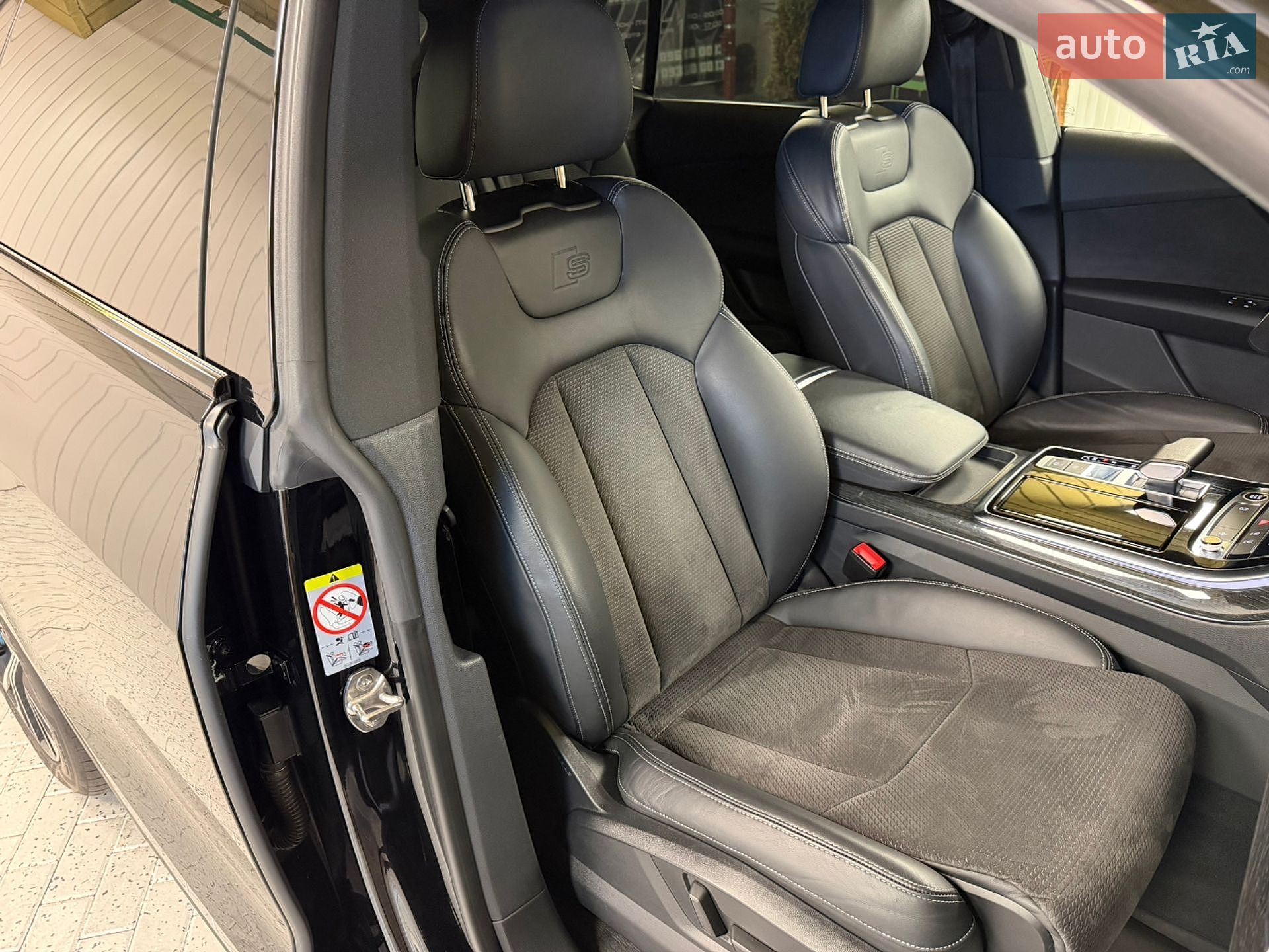 Audi Q8 2020 VIN WAUZZZF10MD004806 фото оголошення 31 з 62