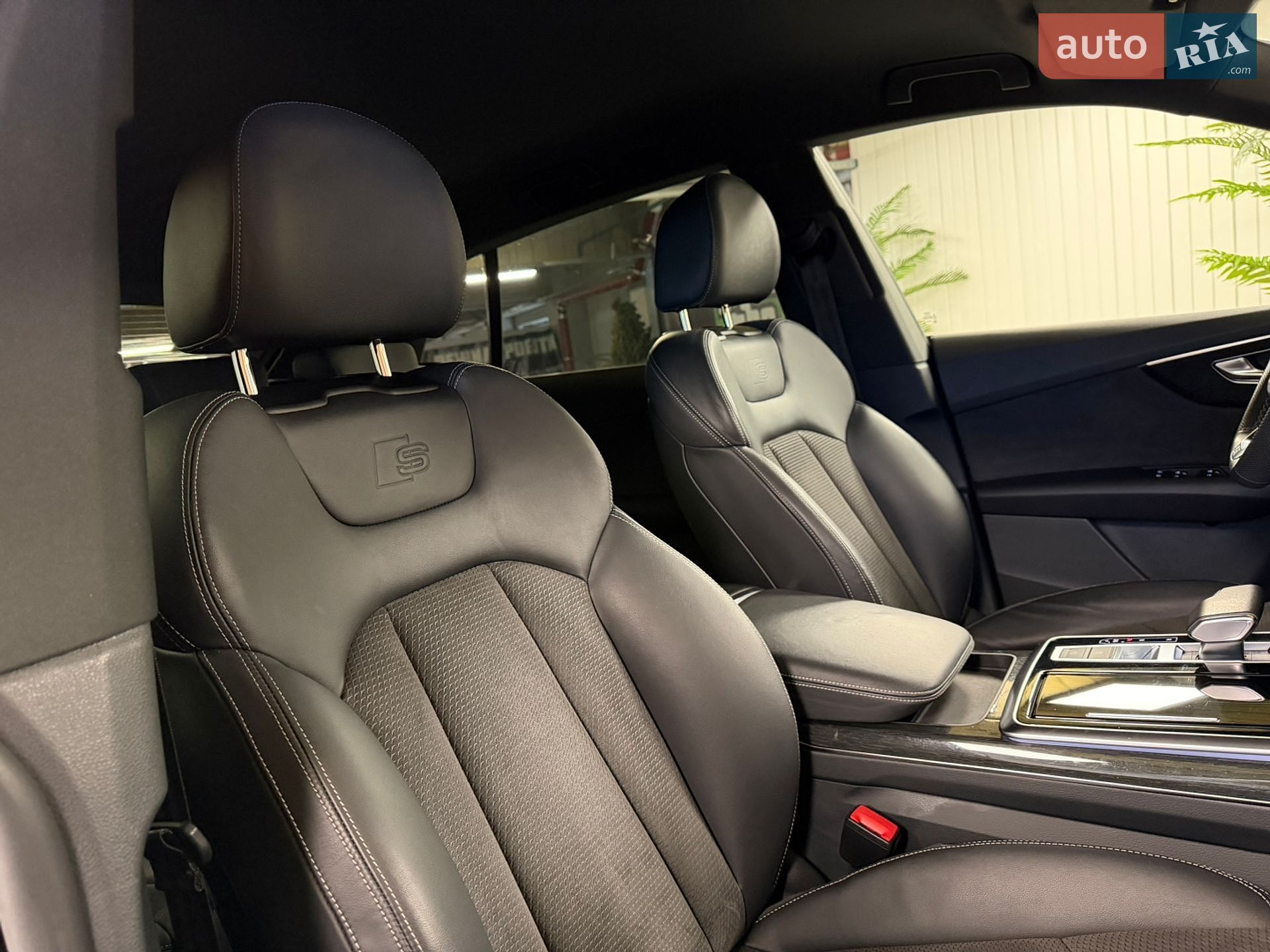 Audi Q8 2020 VIN WAUZZZF10MD004806 фото оголошення 32 з 62