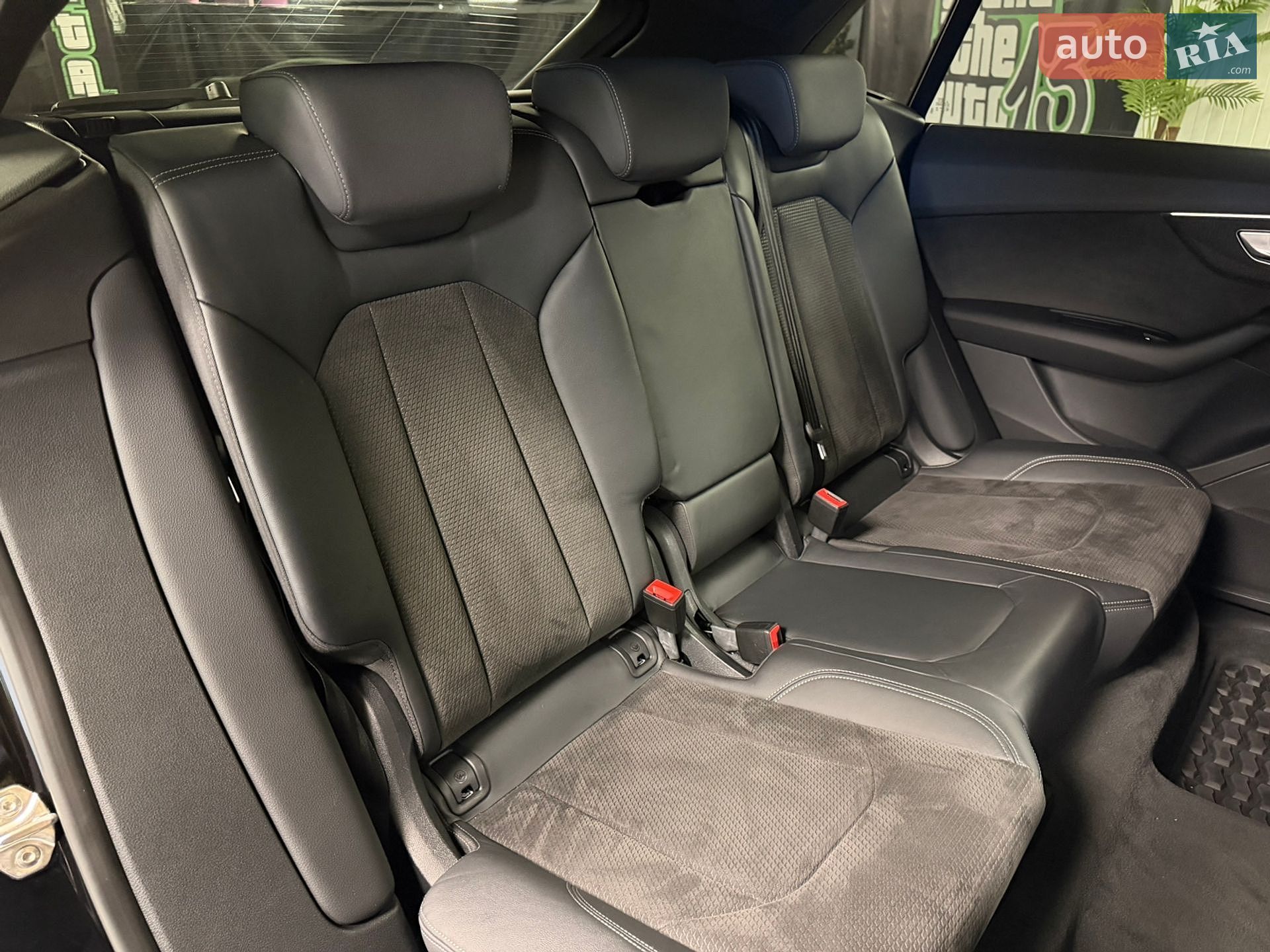 Audi Q8 2020 VIN WAUZZZF10MD004806 фото оголошення 37 з 62