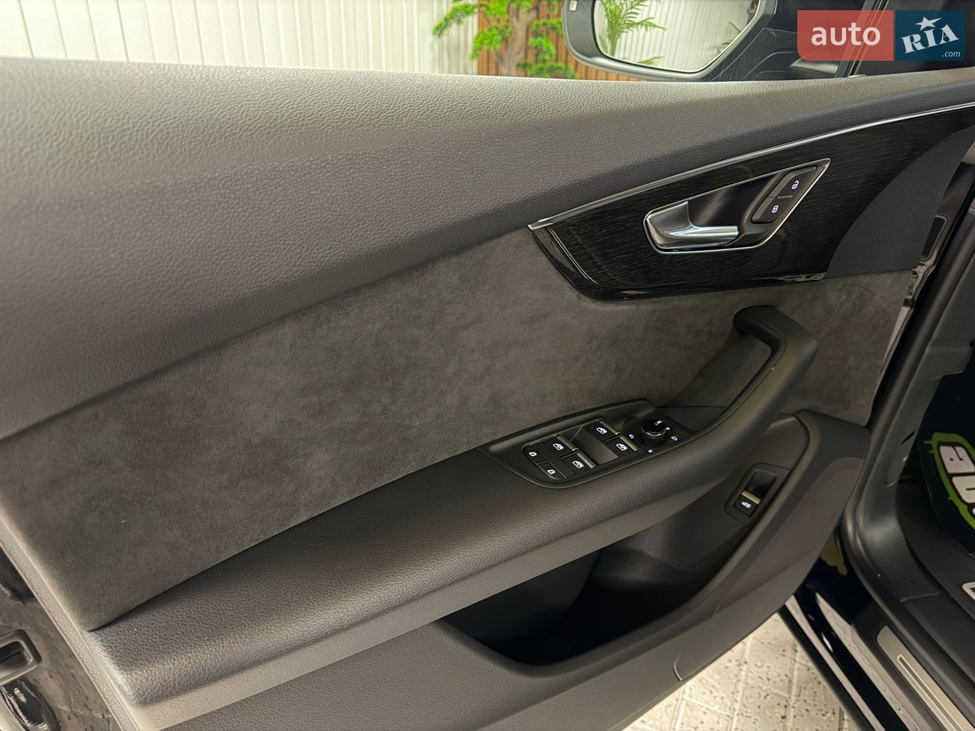 Audi Q8 2020 VIN WAUZZZF10MD004806 фото оголошення 43 з 62