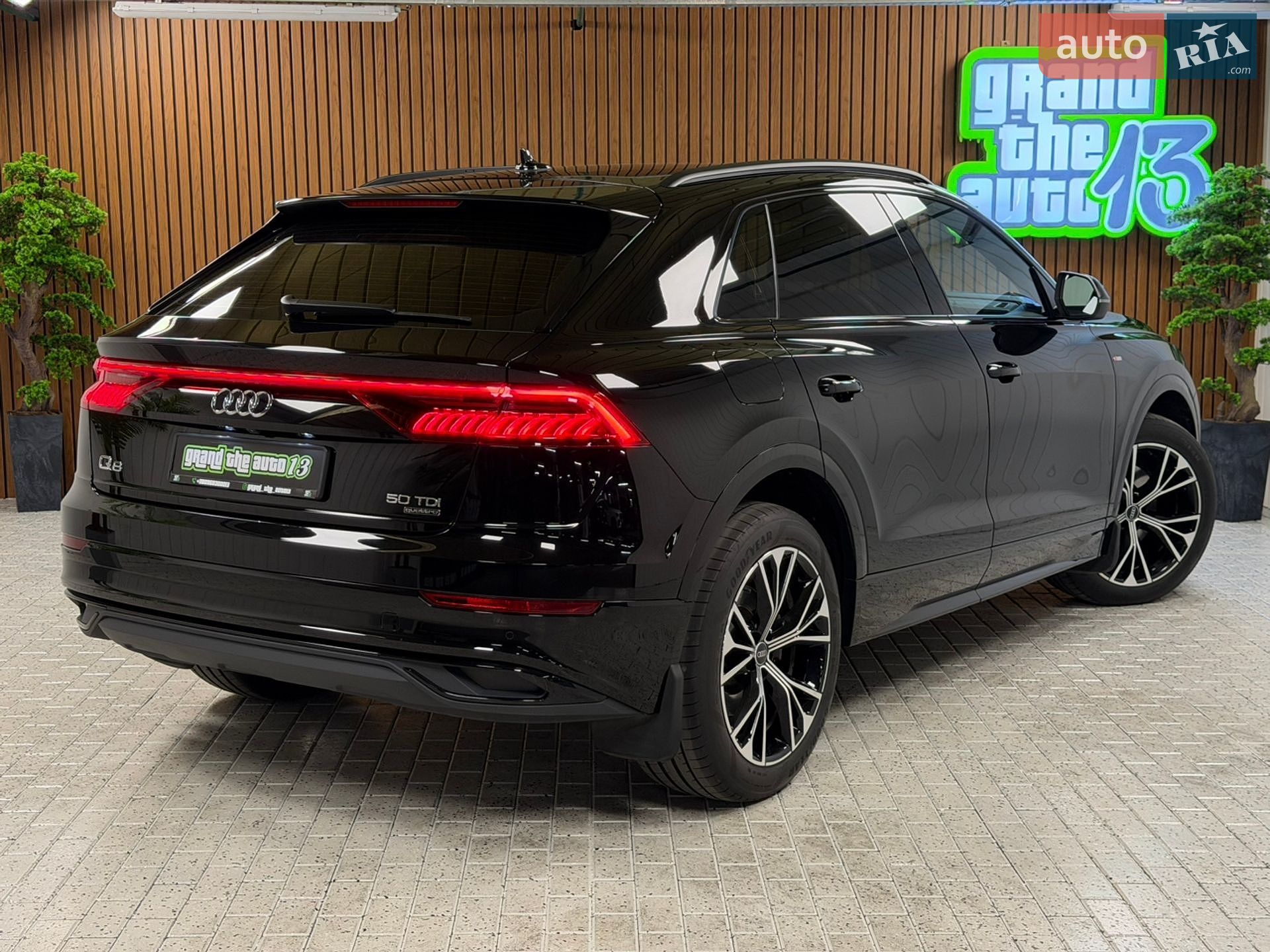 Audi Q8 2020 VIN WAUZZZF10MD004806 фото оголошення 58 з 62