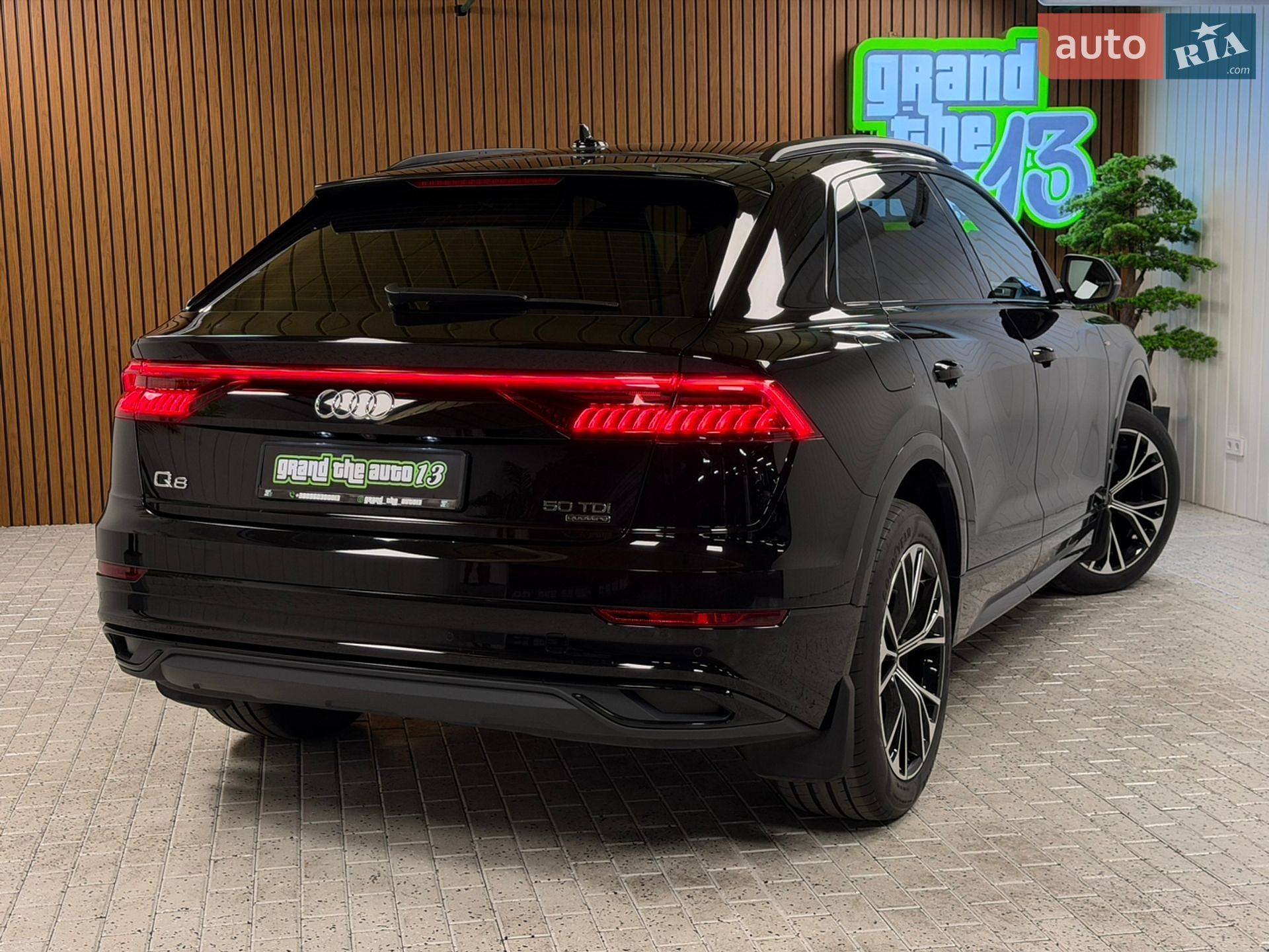 Audi Q8 2020 VIN WAUZZZF10MD004806 фото оголошення 60 з 62
