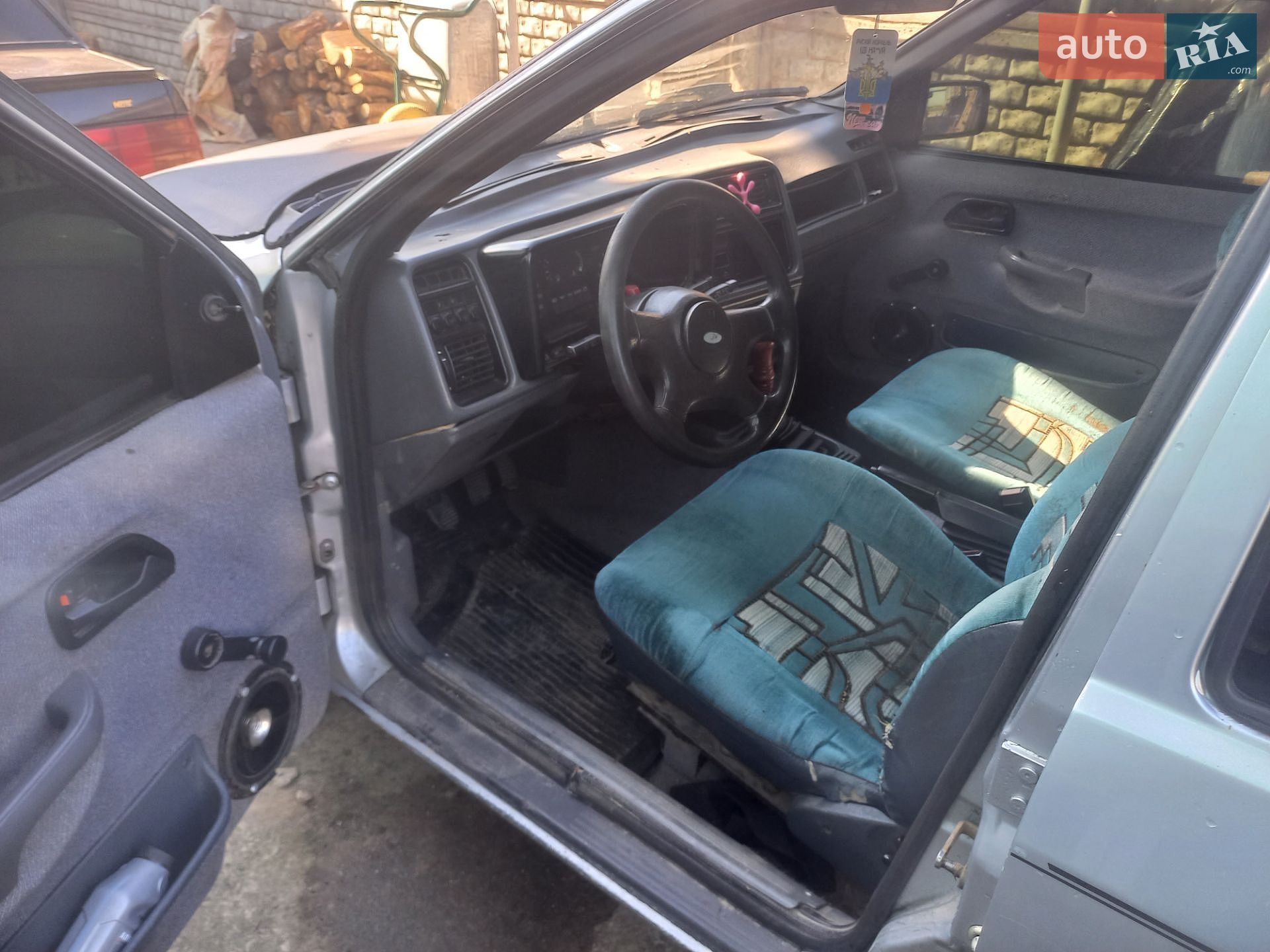 Ford Sierra 1989 VIN WF0FXXGBBFKB64665 фото оголошення 2 з 3