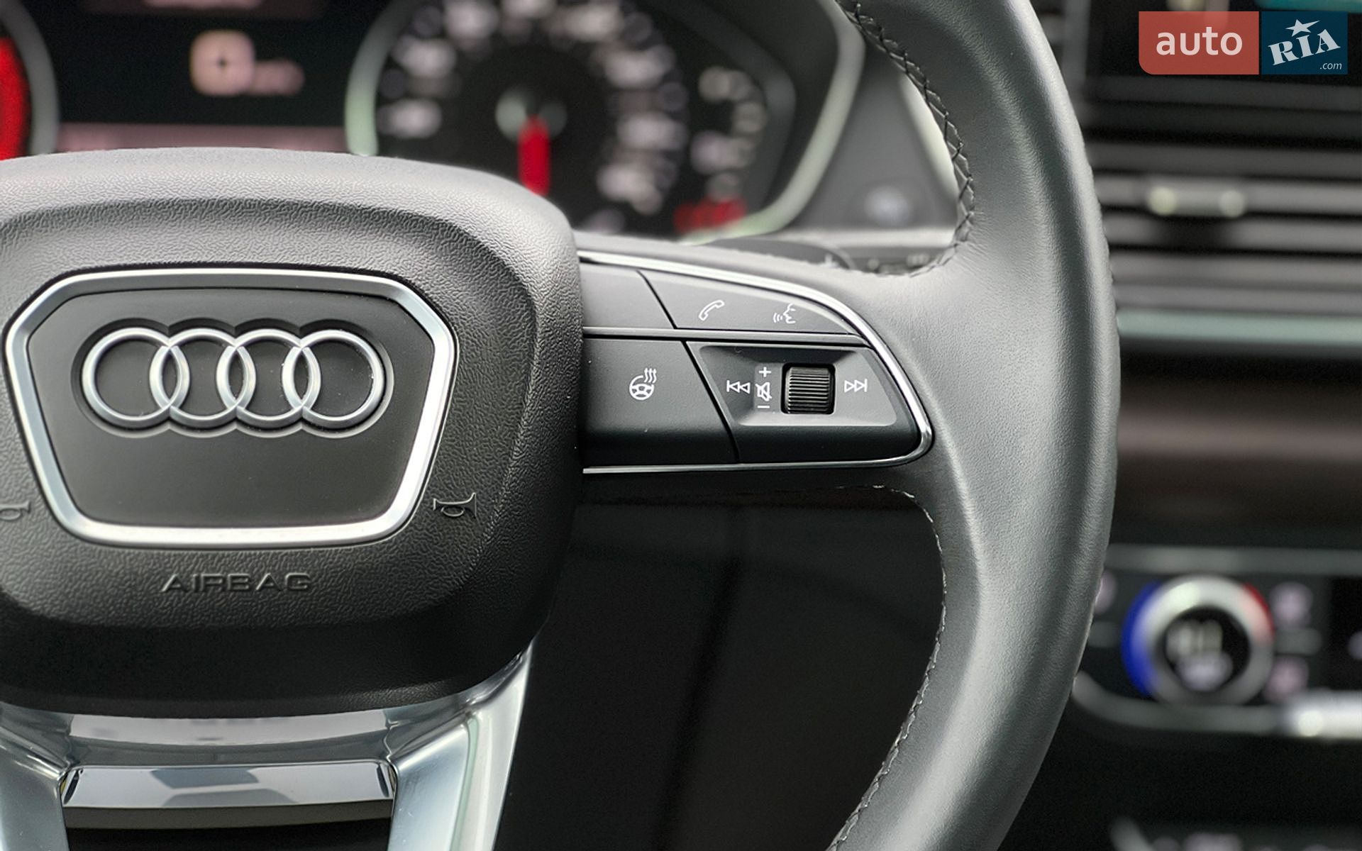 Audi Q5 2023 VIN WA1GAAFY5P2101171 фото оголошення 12 з 26
