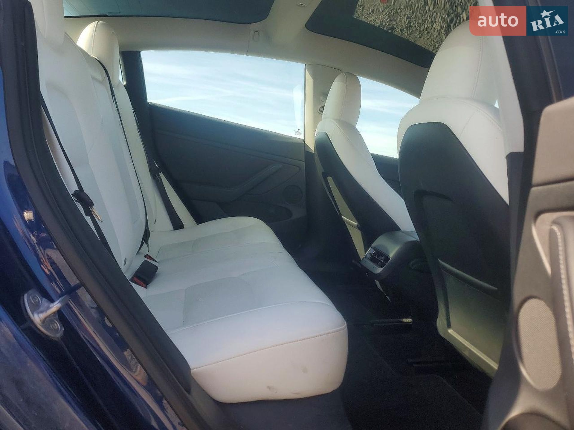 Tesla Model 3 2023 VIN 5YJ3E1EC5PF582678 фото оголошення 9 з 16