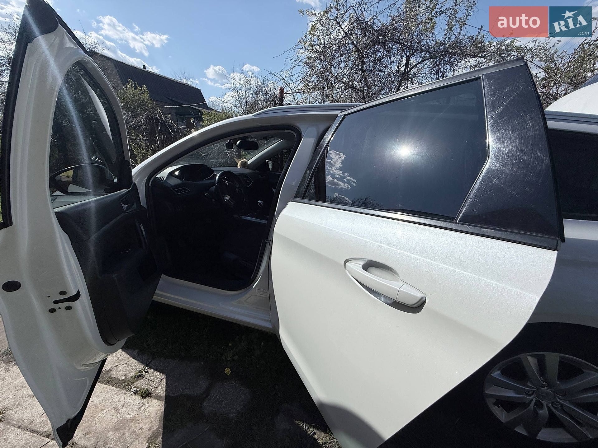 Peugeot 308 2017 VIN VF3LCBHZHHS008137 фото оголошення 2 з 10