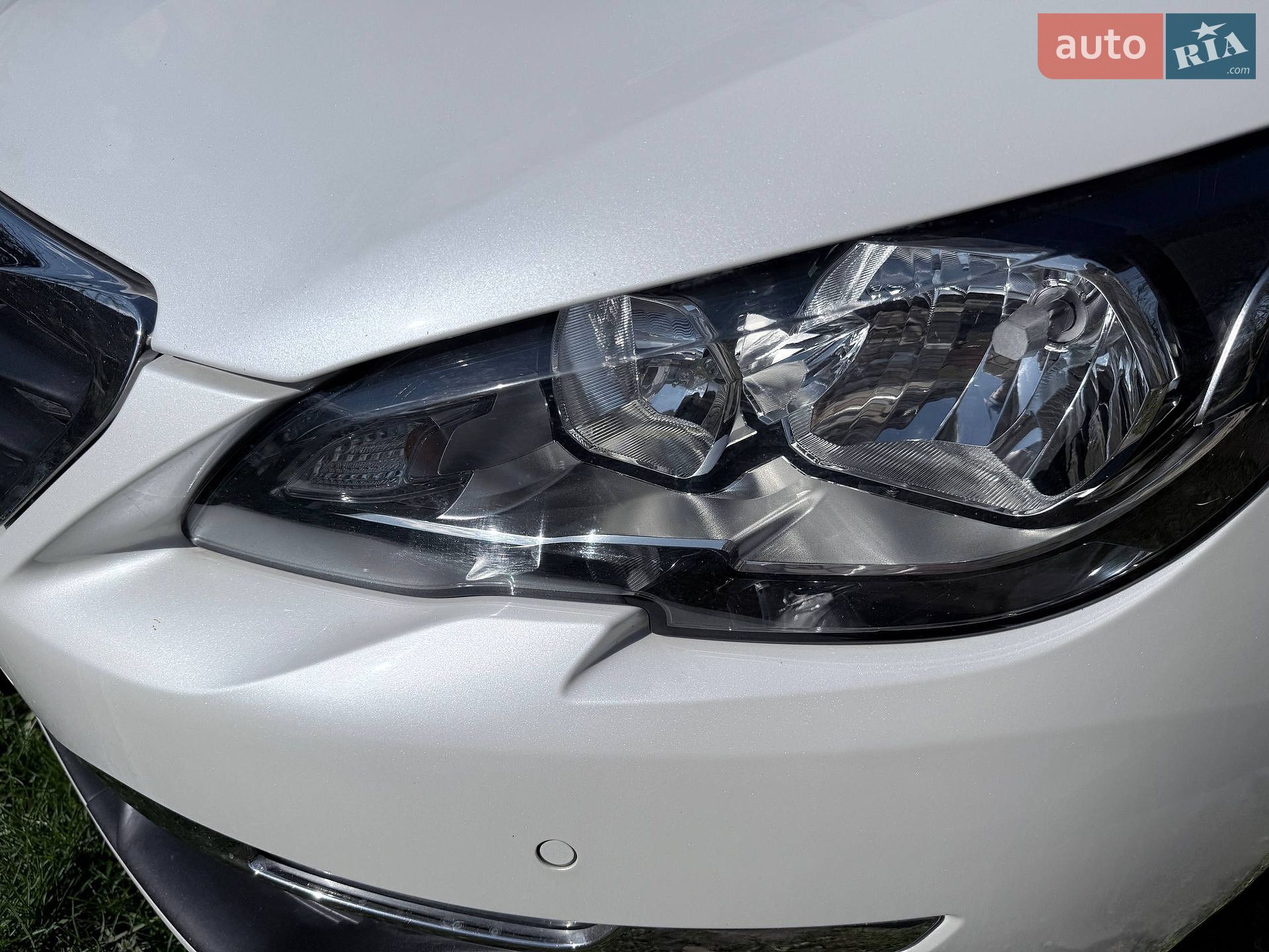 Peugeot 308 2017 VIN VF3LCBHZHHS008137 фото оголошення 6 з 10
