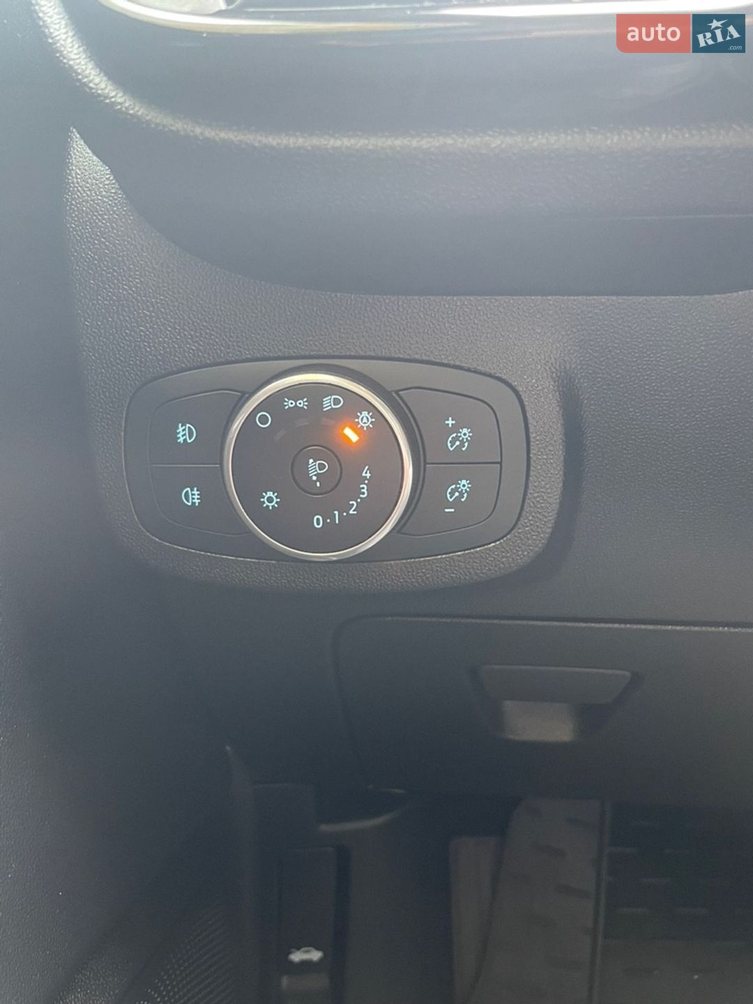 Ford Fiesta 2017 VIN WF0JXXGAHJHK73924 фото оголошення 23 з 40