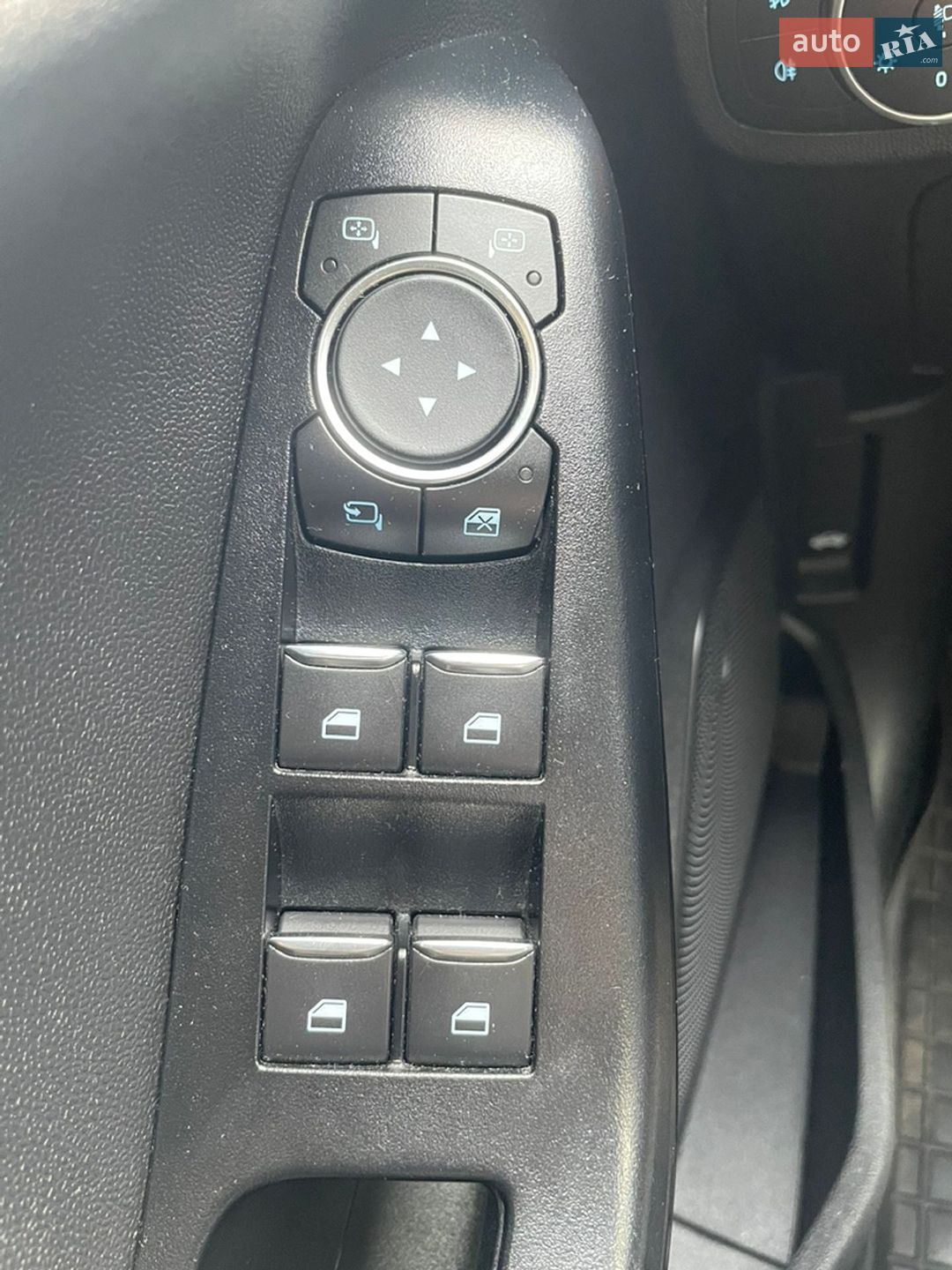 Ford Fiesta 2017 VIN WF0JXXGAHJHK73924 фото оголошення 24 з 40